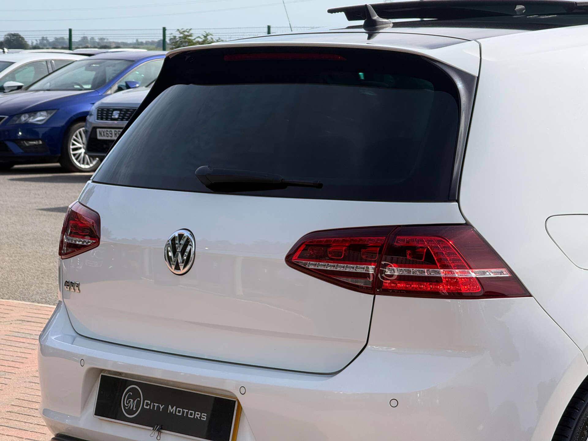 Volkswagen Golf view 24