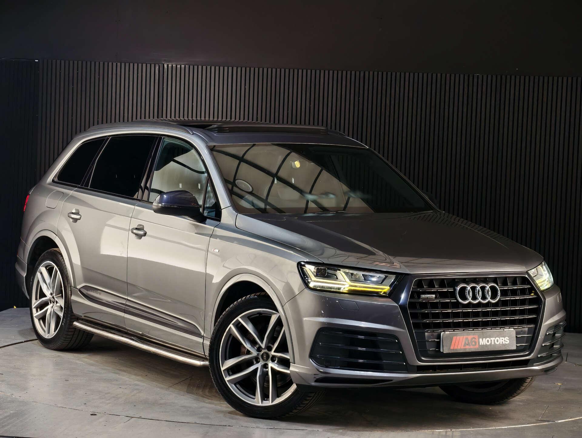 Audi Q7 view 6