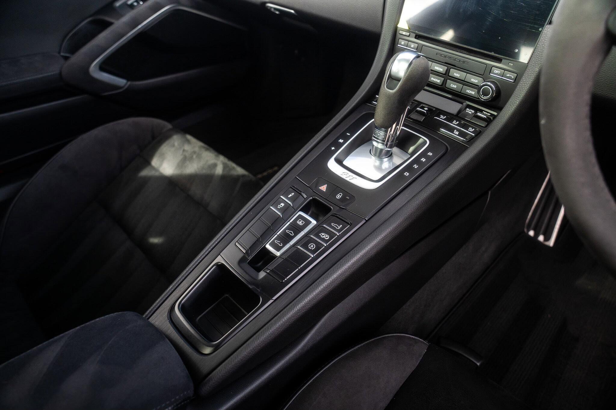 Porsche 911 view 37