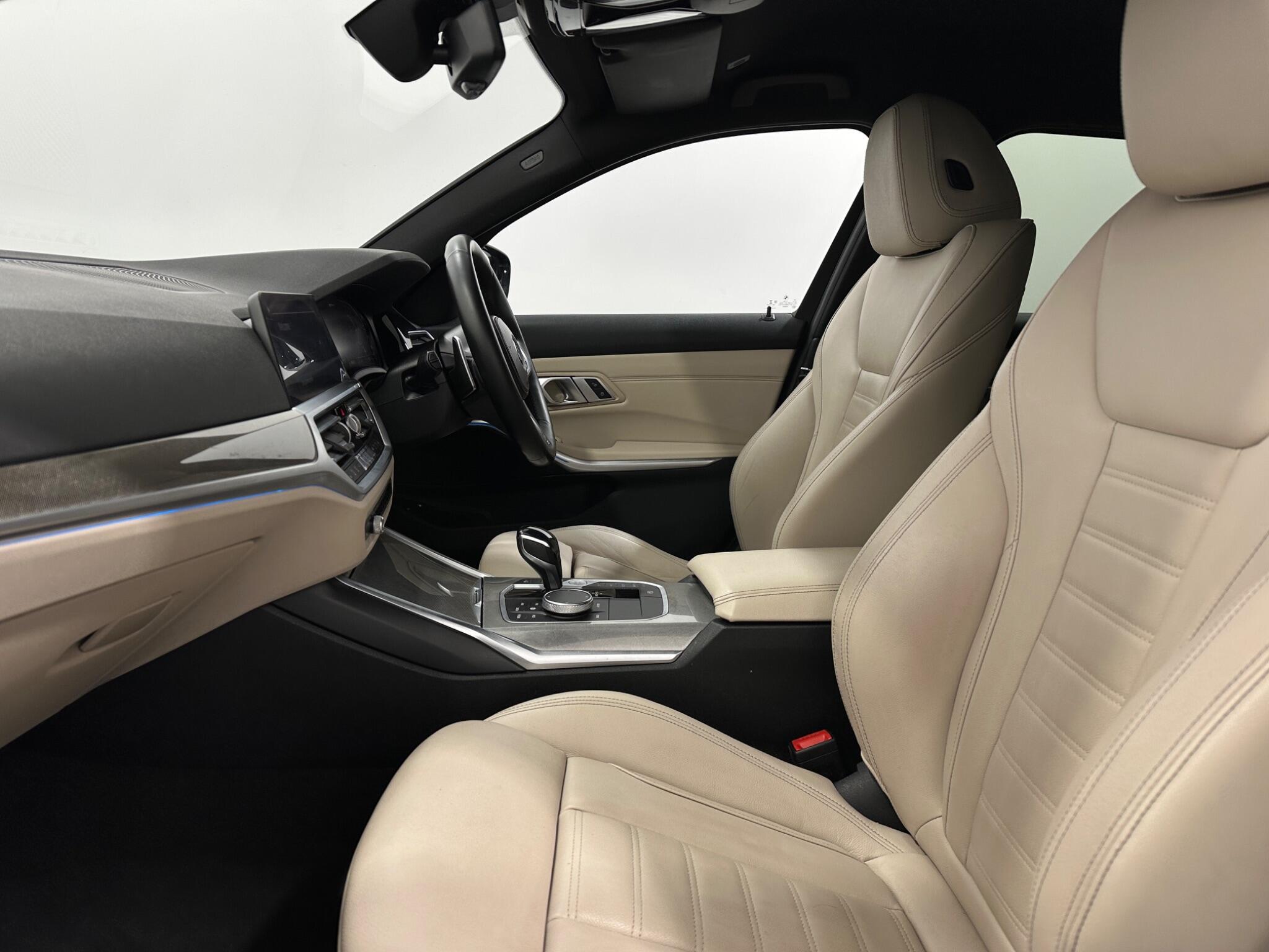 BMW 3 Series view 37