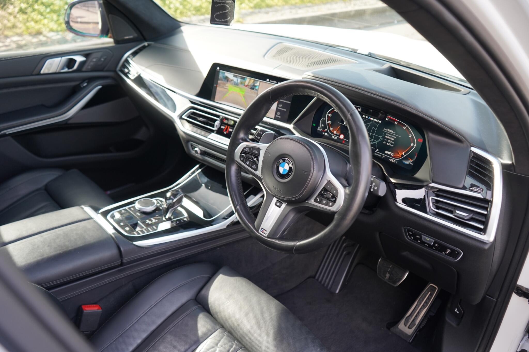 BMW X7 view 20