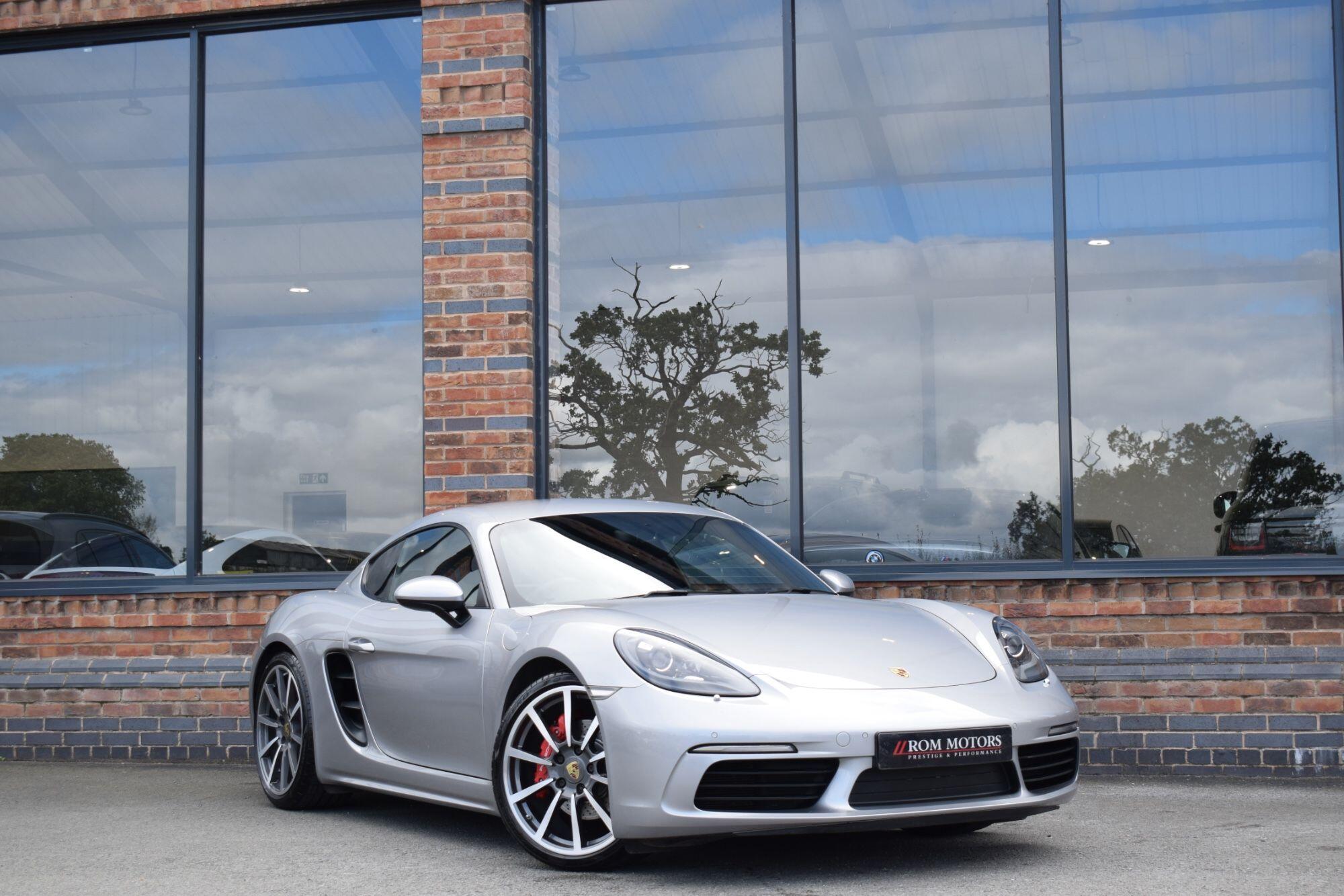 Porsche Cayman view 8