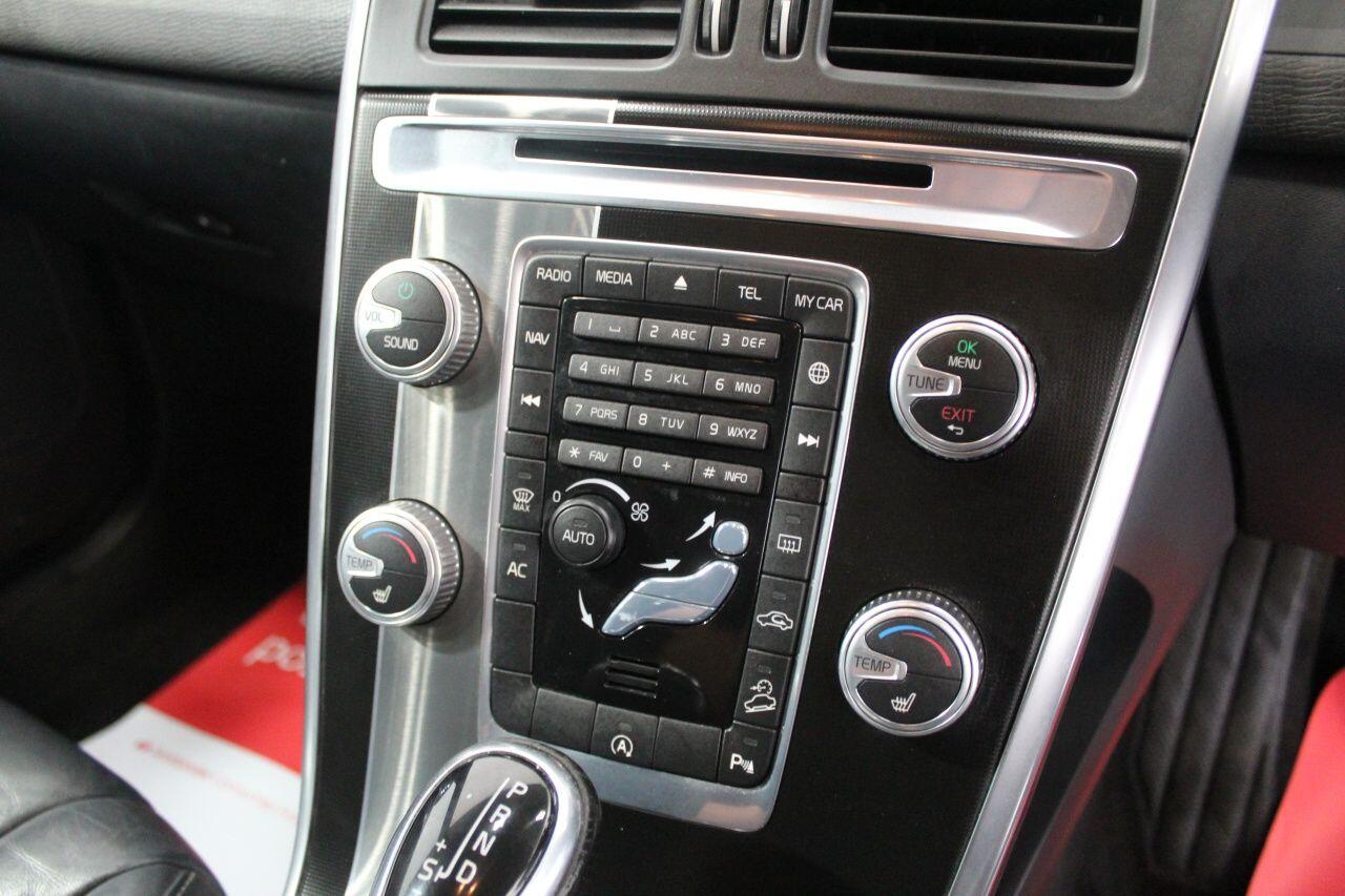 Volvo XC60 view 40