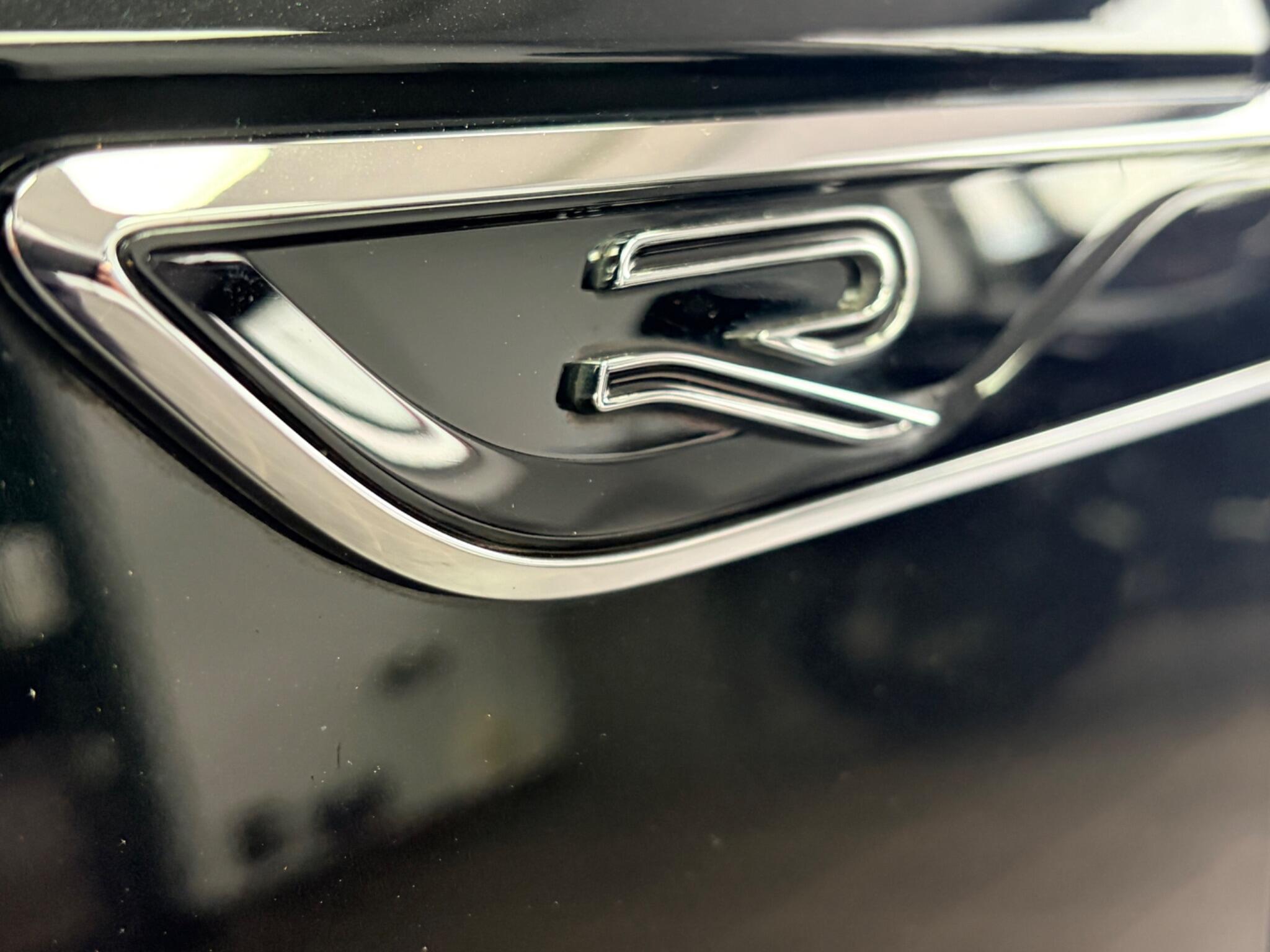 Volkswagen Touareg view 7