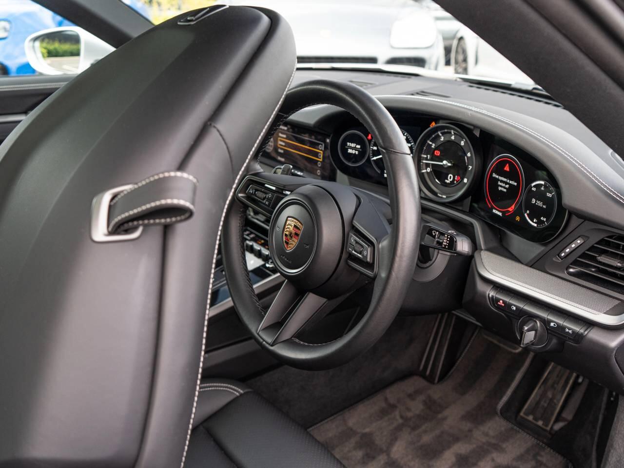 Porsche 911 view 42