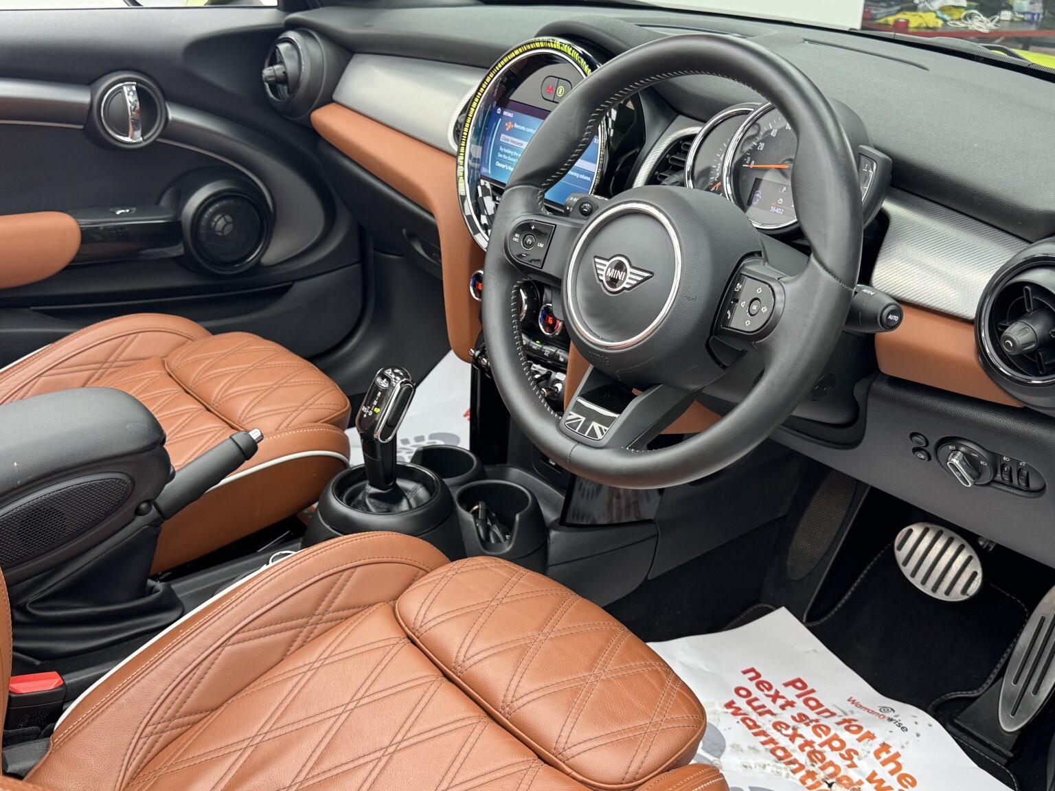 Mini Convertible view 62