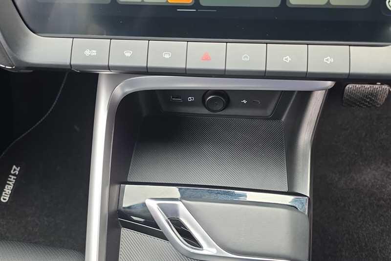 MG ZS view 15