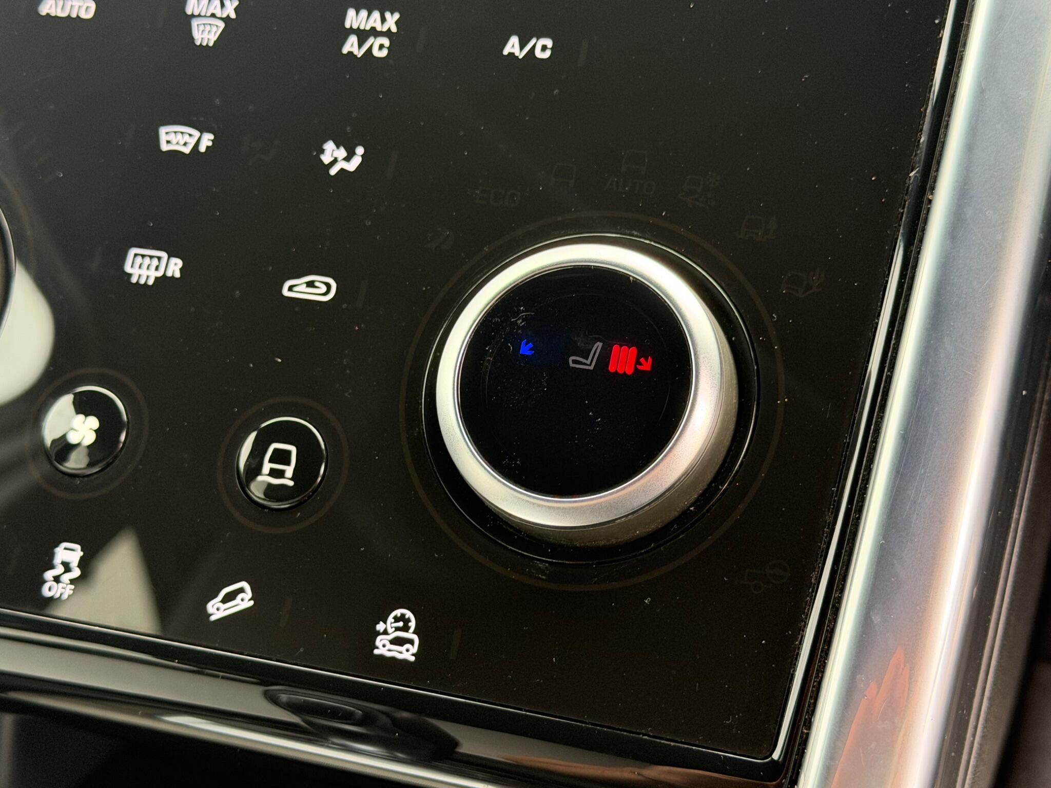 Land Rover Discovery Sport view 21