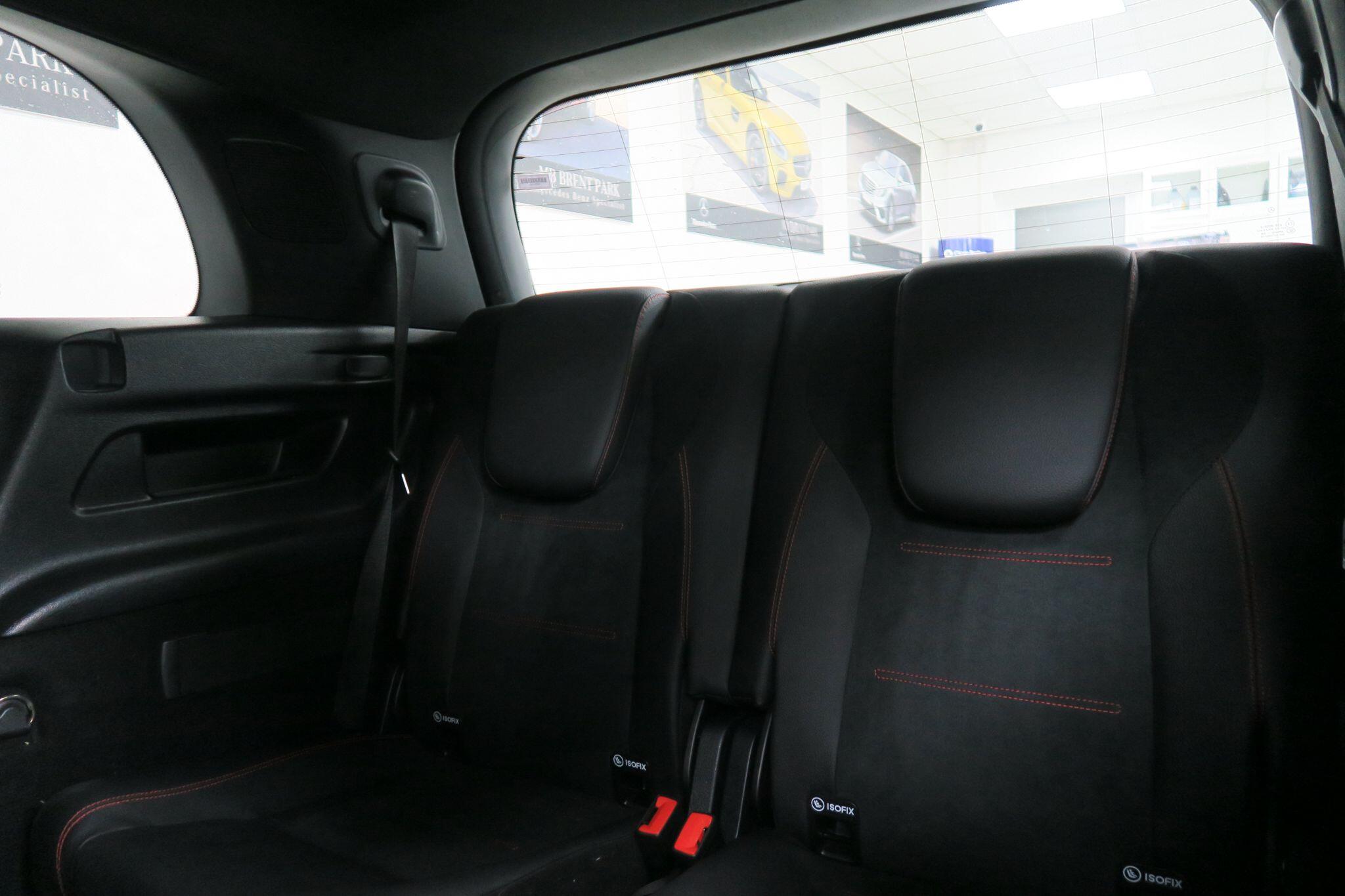 Mercedes-Benz GLB view 12