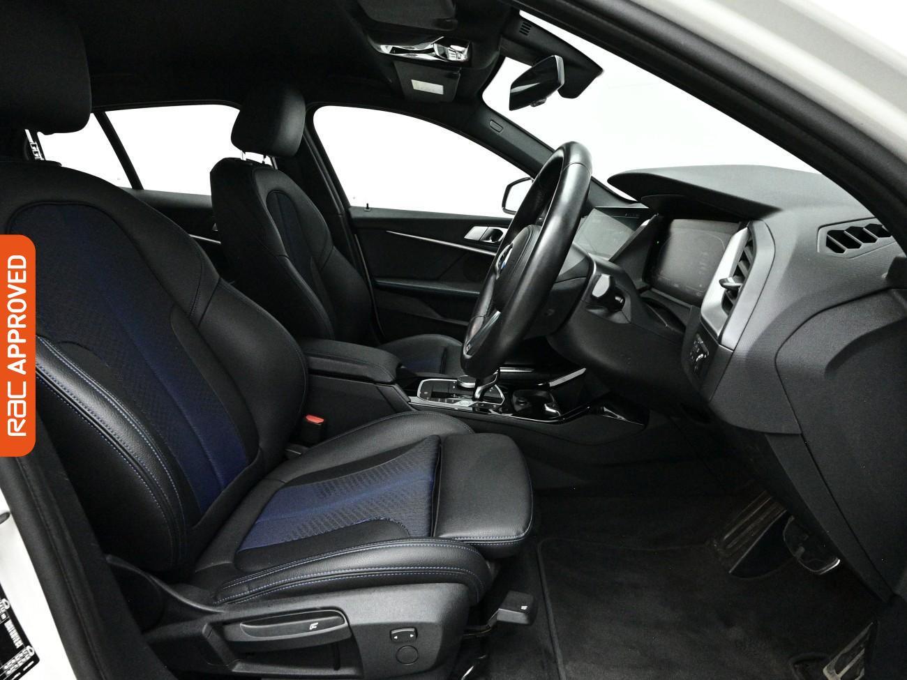 BMW 1 Series view 11