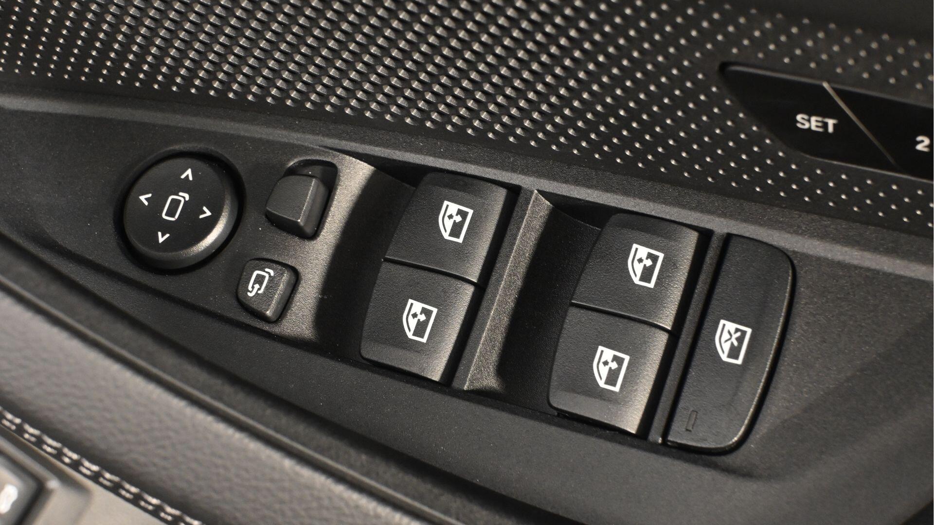 BMW I4 view 30