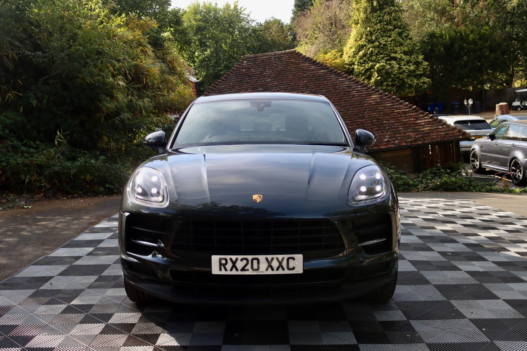 Porsche Macan view 13