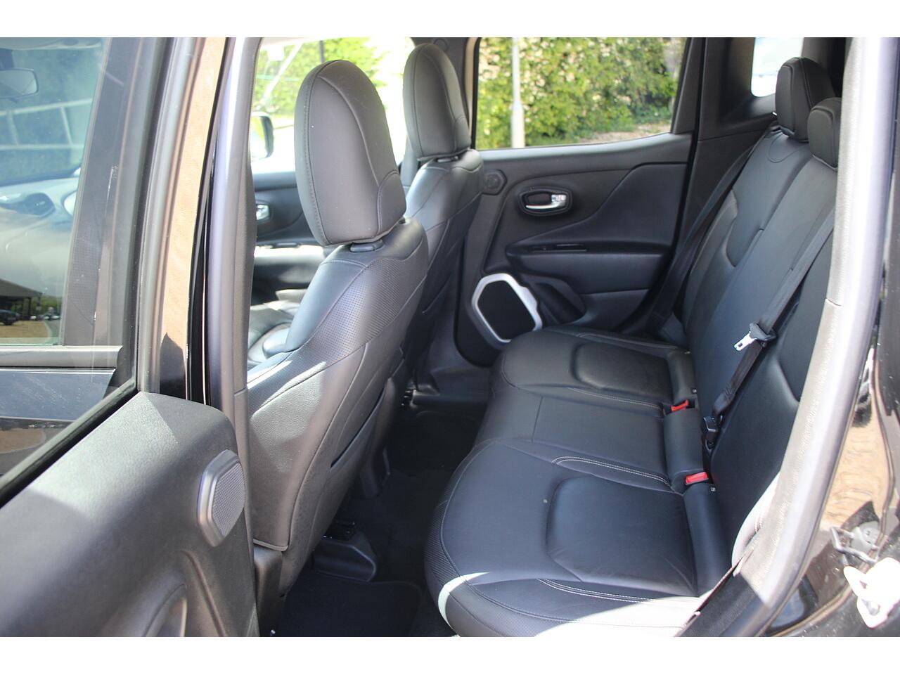 Jeep Renegade view 17