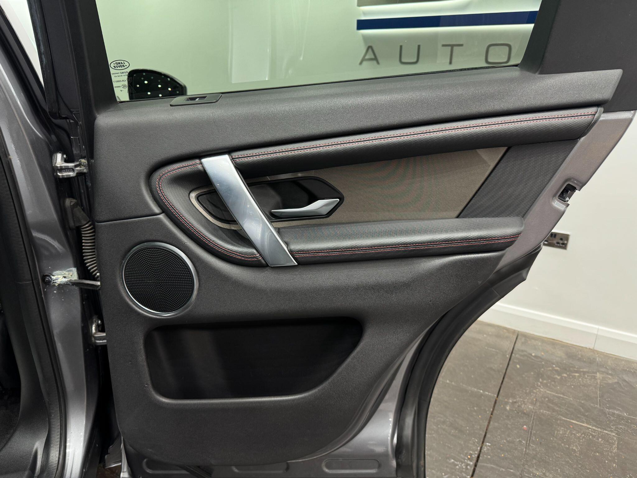 Land Rover Discovery Sport view 47