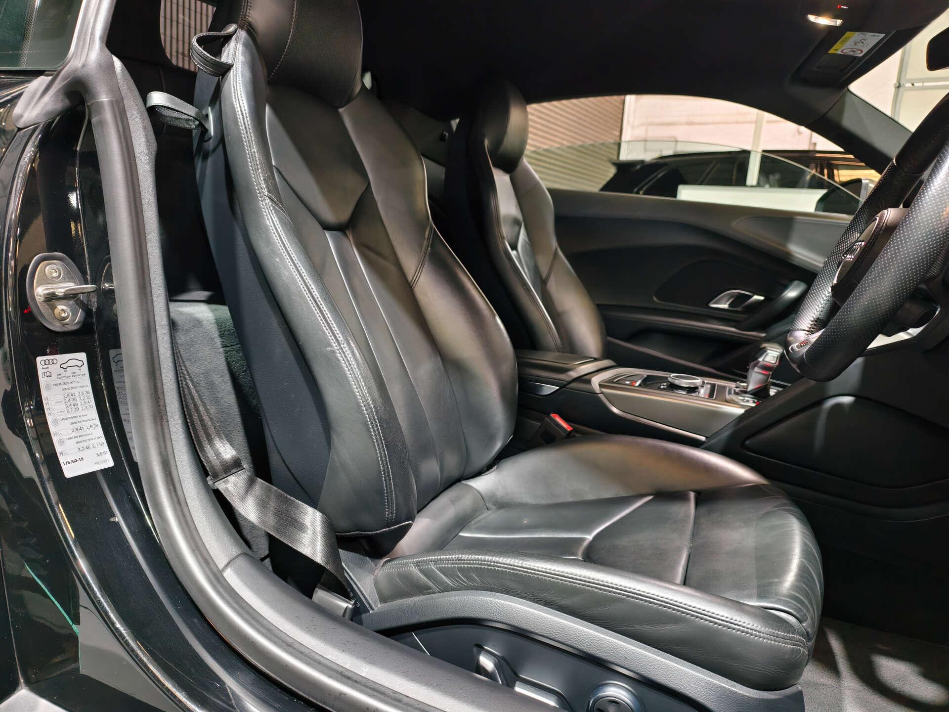 Audi R8 view 38