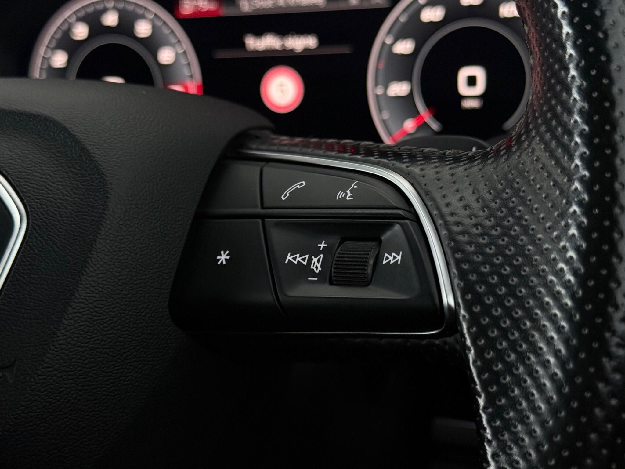 Audi Q3 view 17