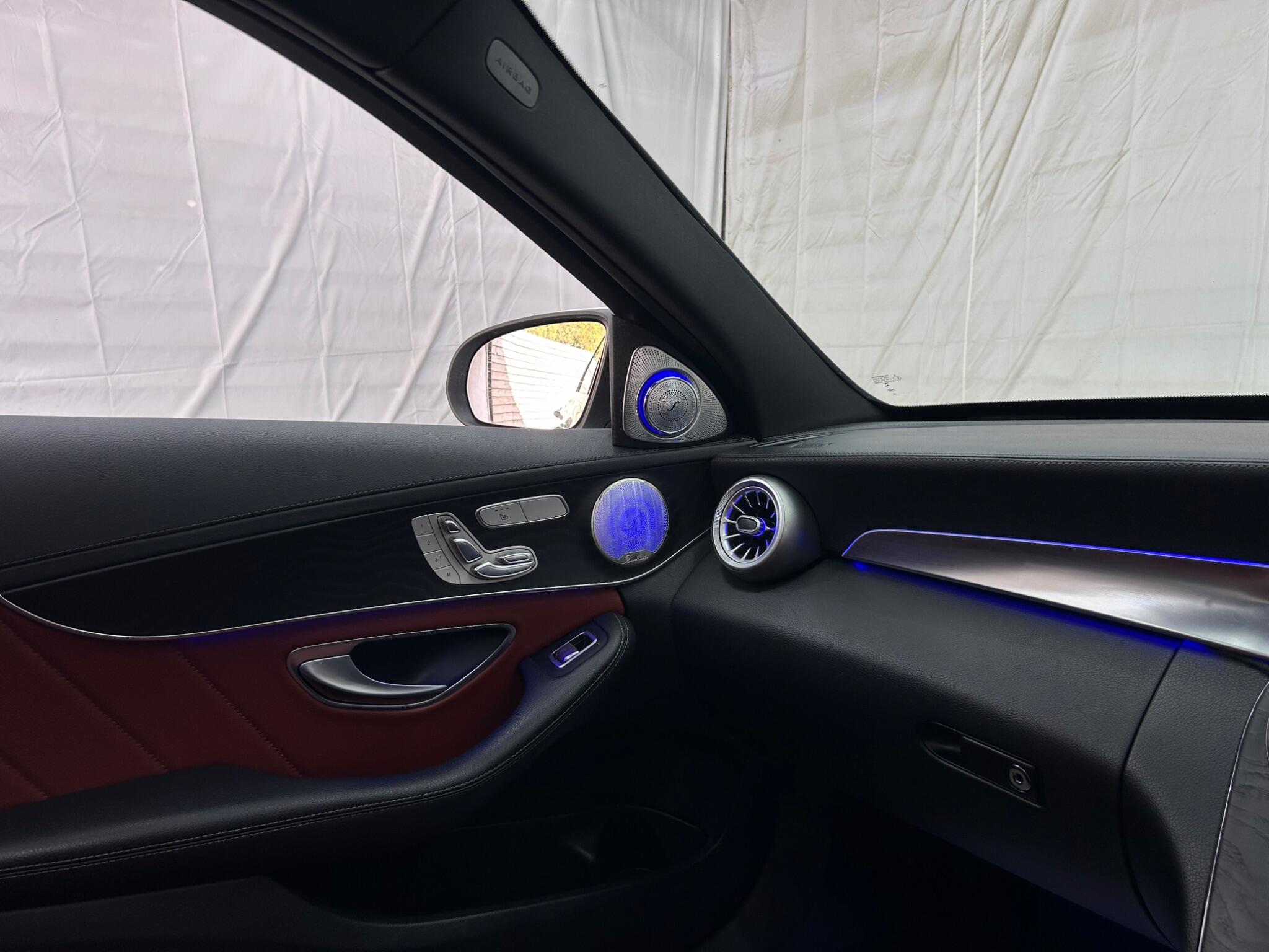 Mercedes-Benz C-Class view 11
