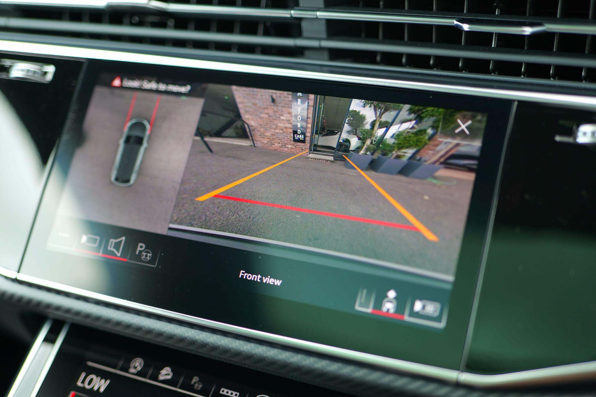 Audi RSQ8 view 18