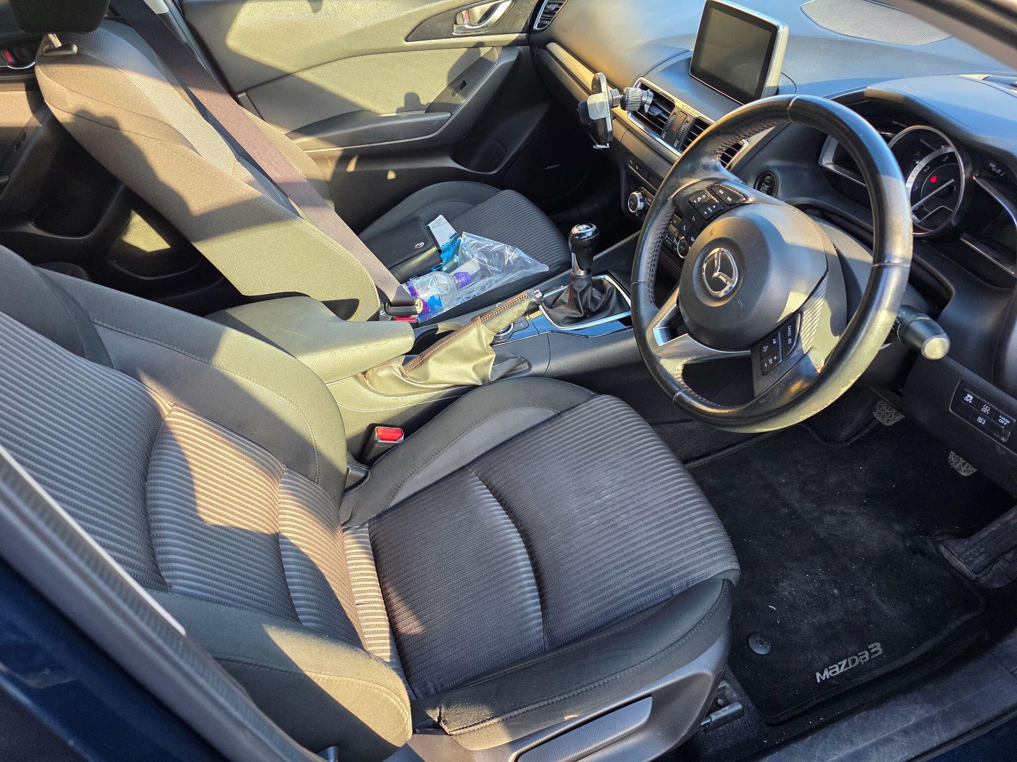 Mazda Mazda3 view 8