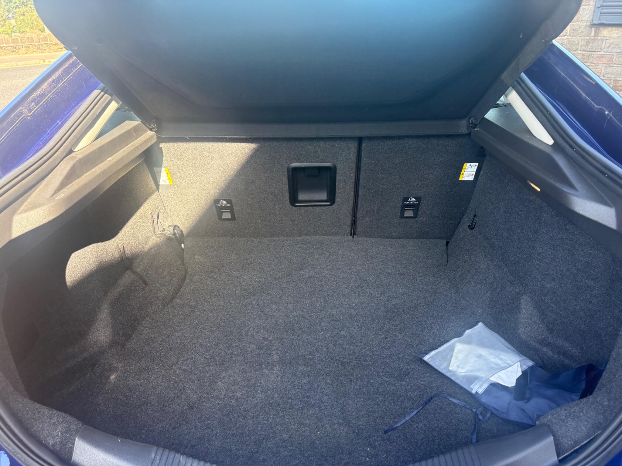 Ford Mondeo view 27