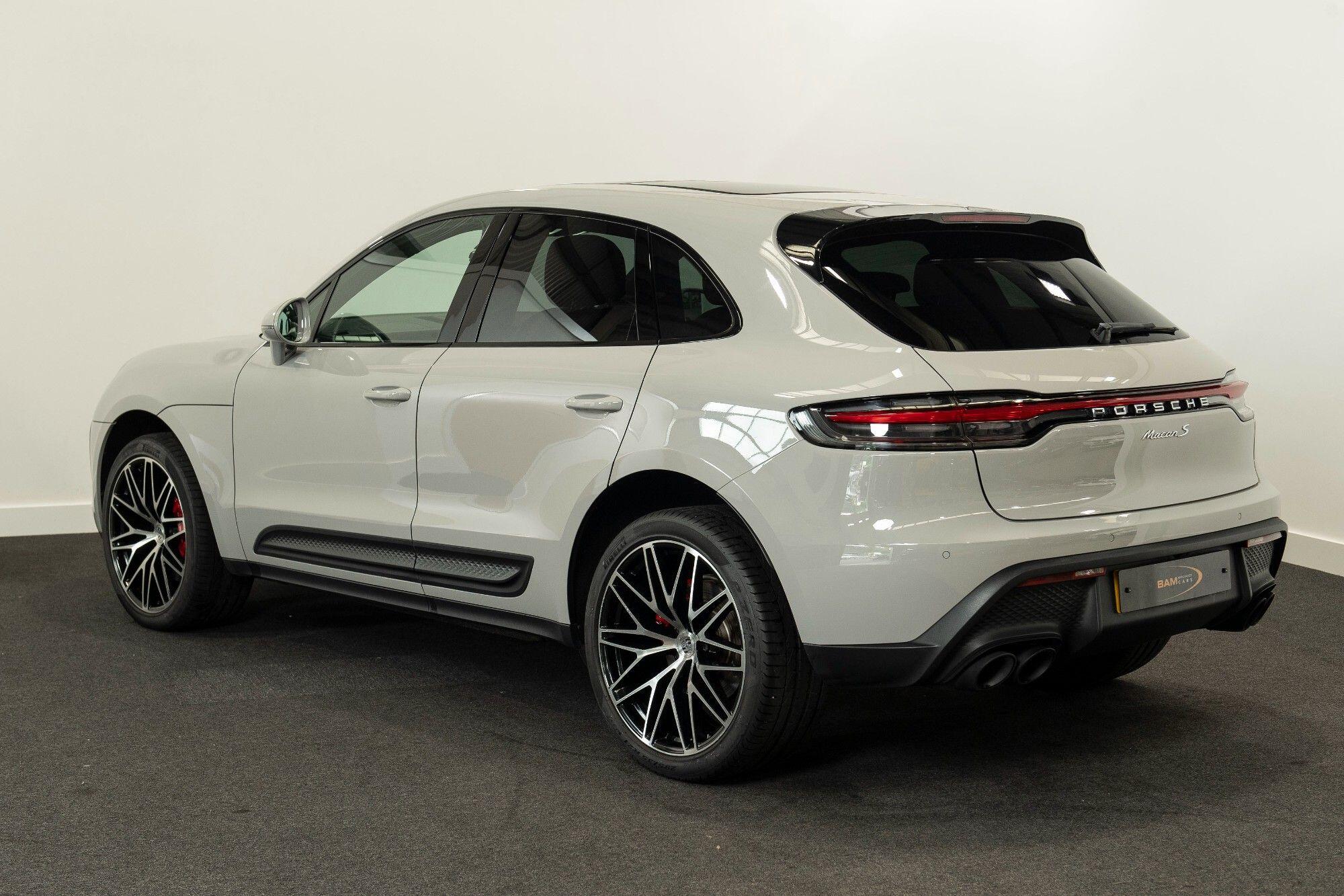 Porsche Macan view 5