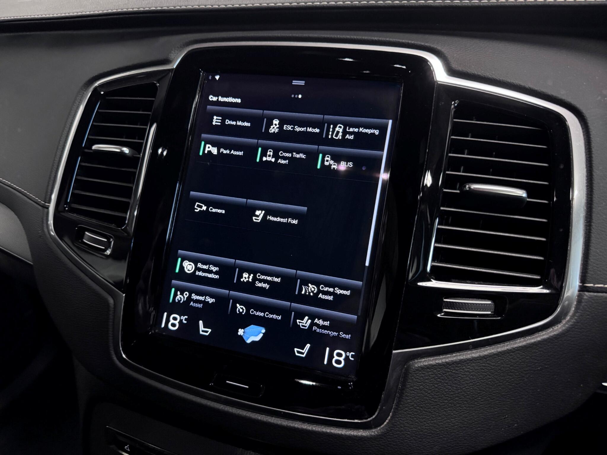 Volvo XC90 view 45