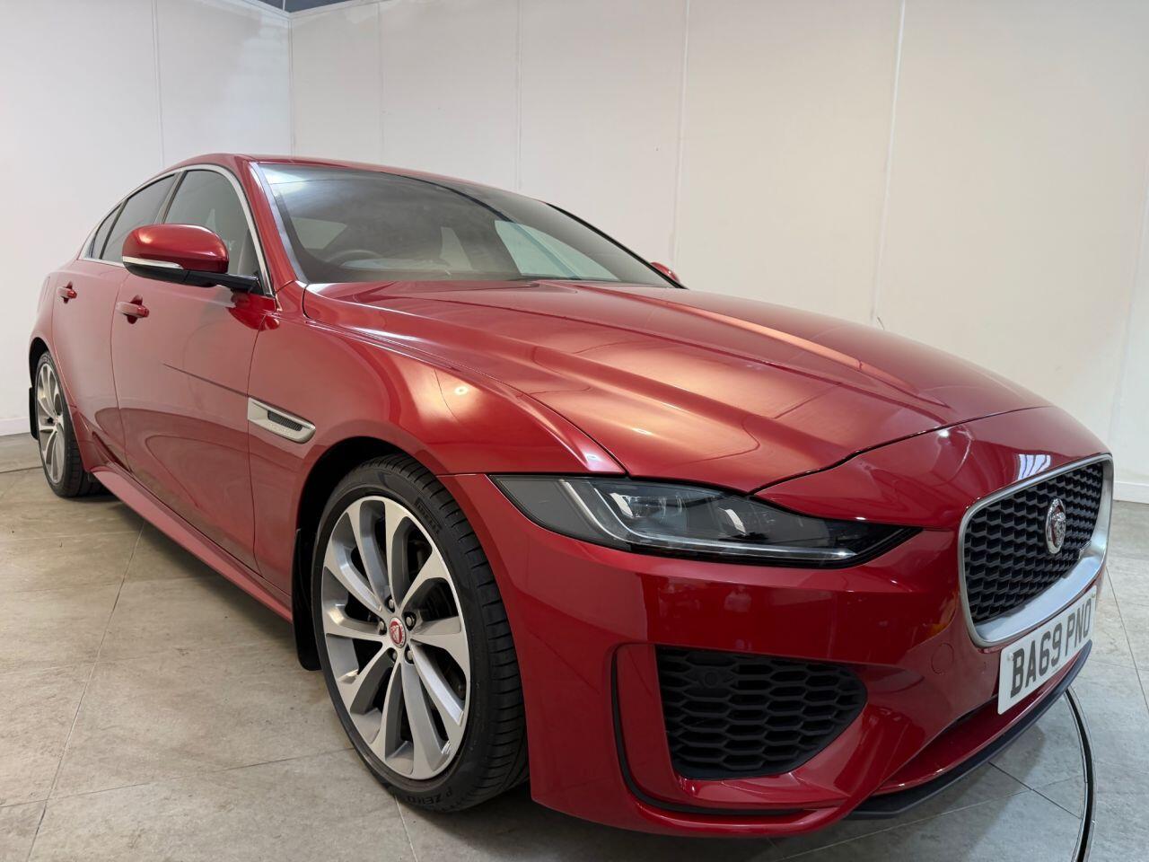 Jaguar Xe view 40