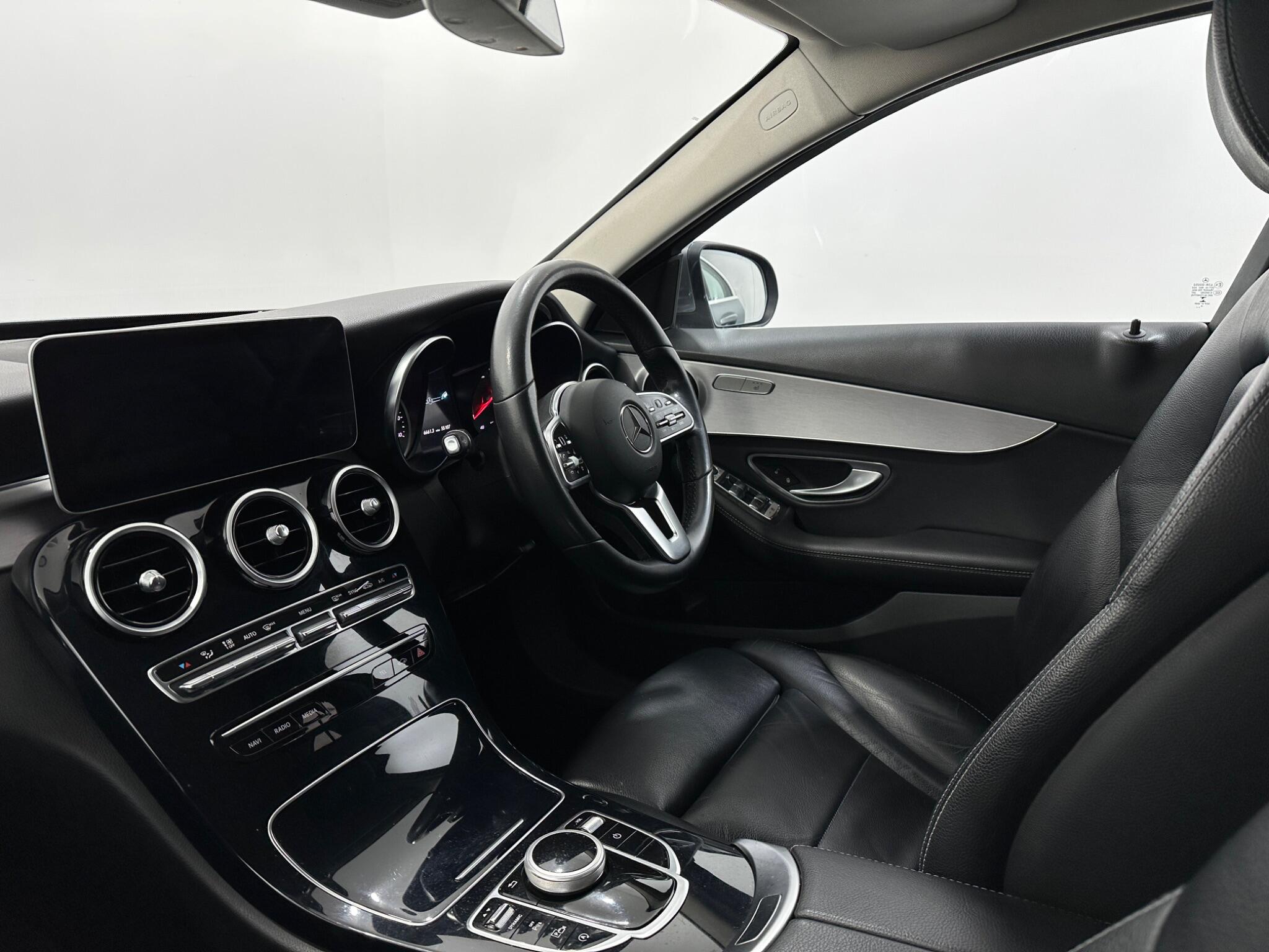 Mercedes-Benz C-Class view 32