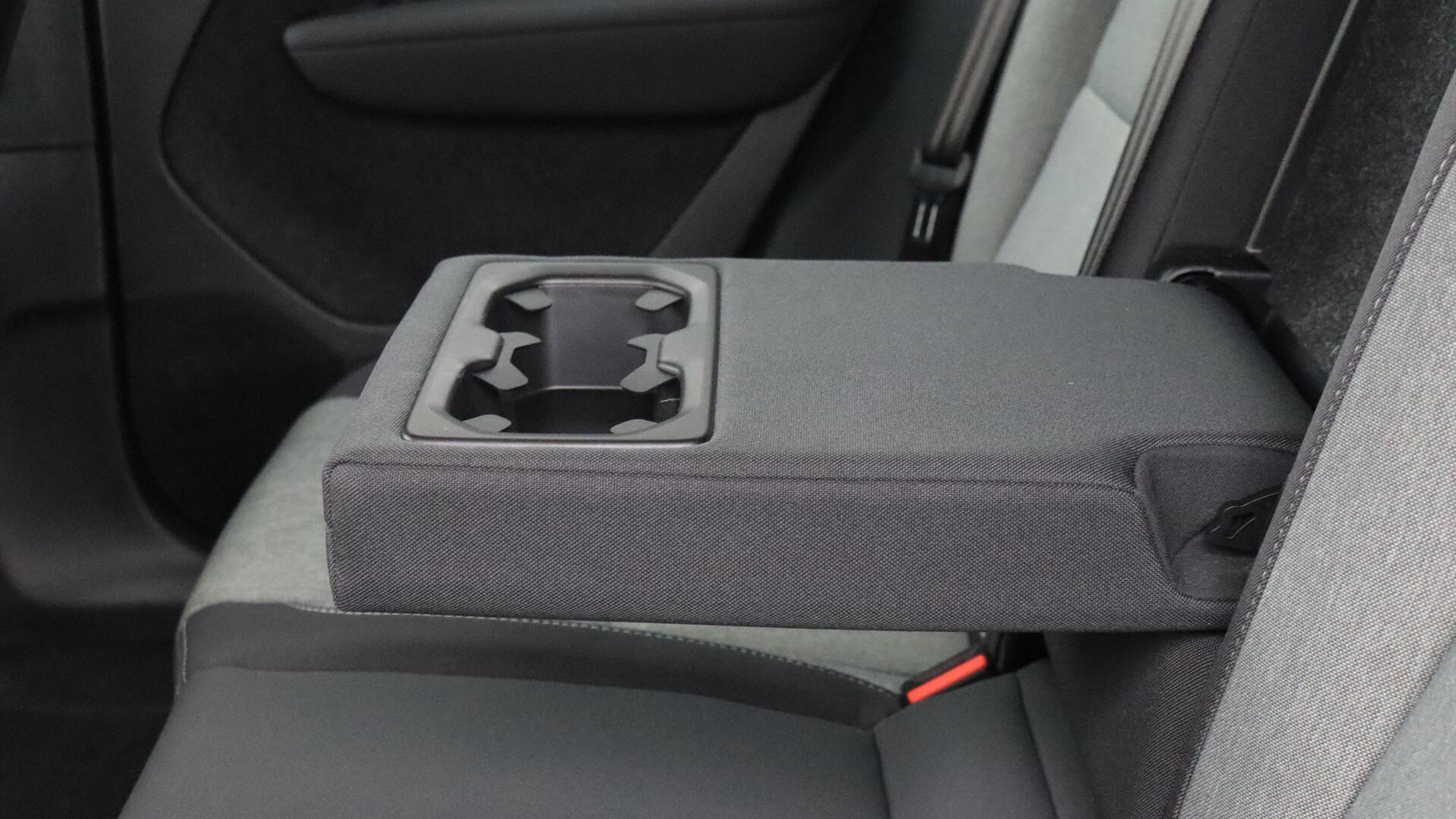 Volvo XC40 view 28