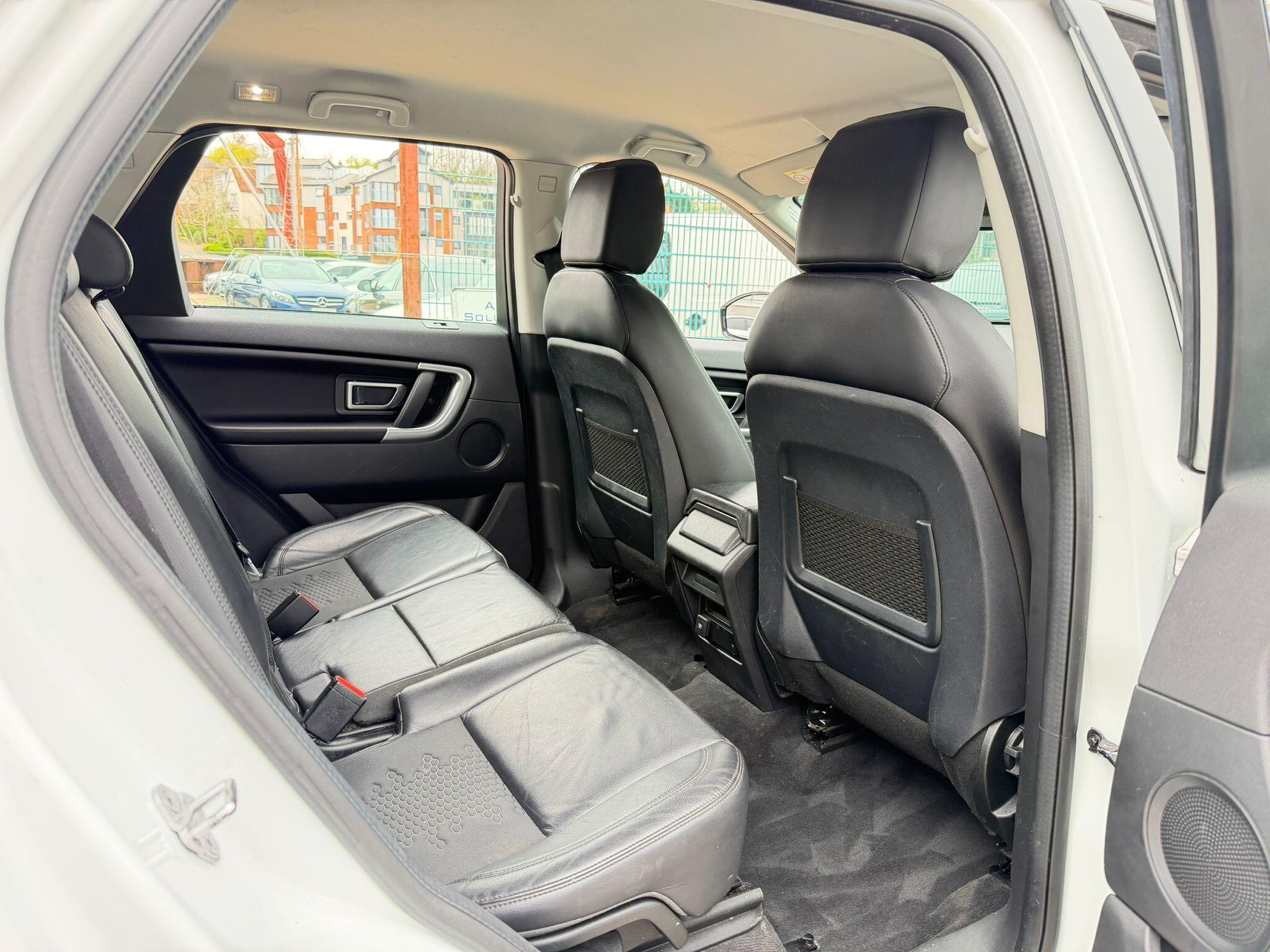 Land Rover Discovery Sport view 16