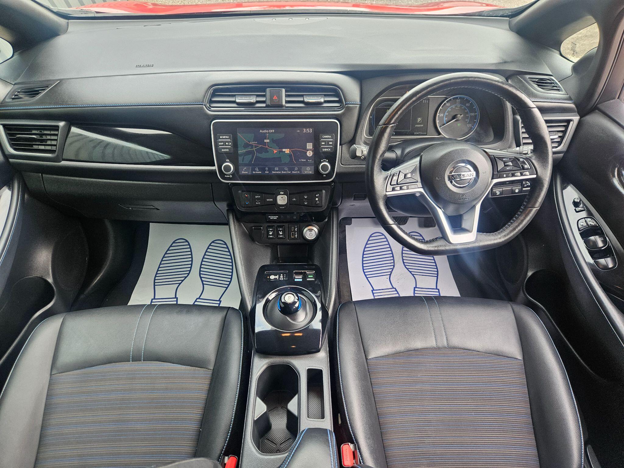2022 Nissan Leaf image 24