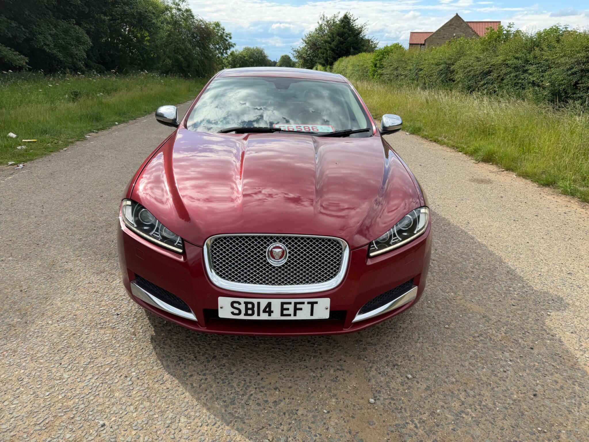 Jaguar XF view 22