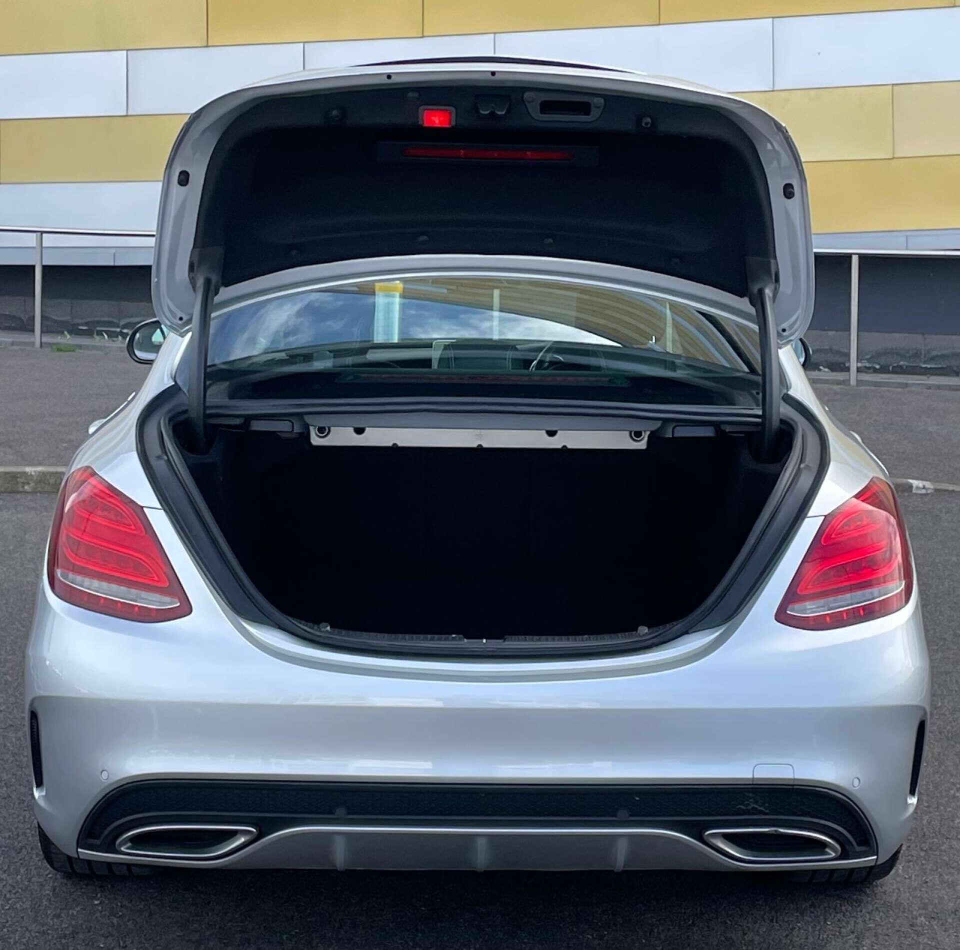 Mercedes-Benz C-Class view 44