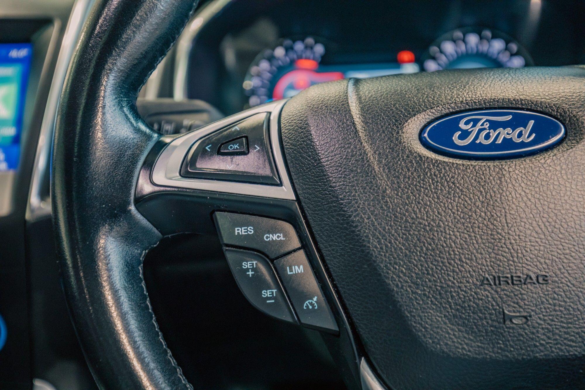 Ford Galaxy view 11