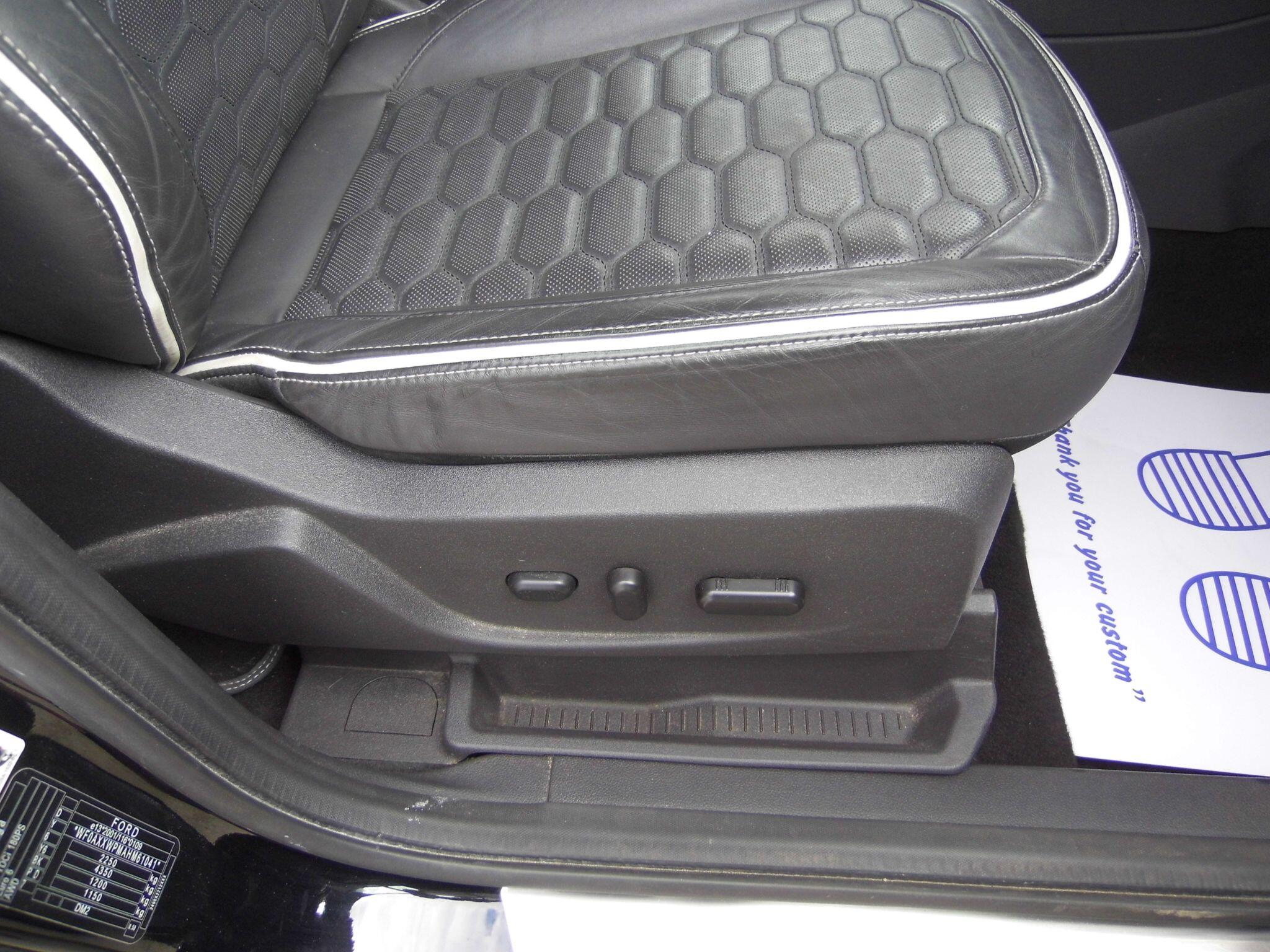 Ford Kuga view 25