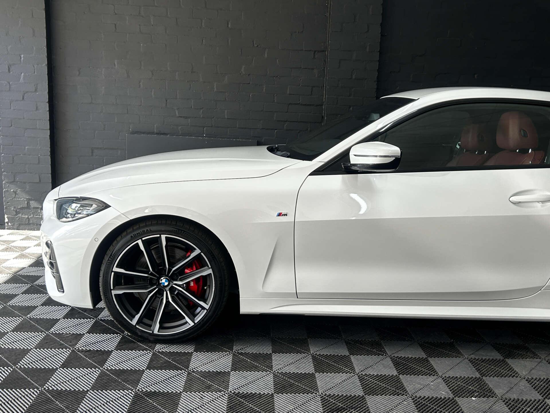 BMW 4 Series view 14