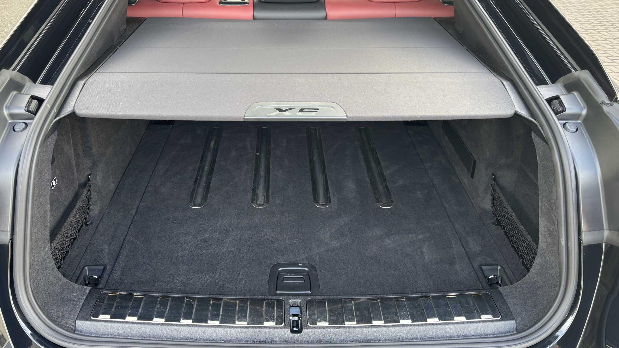 BMW X6 view 20