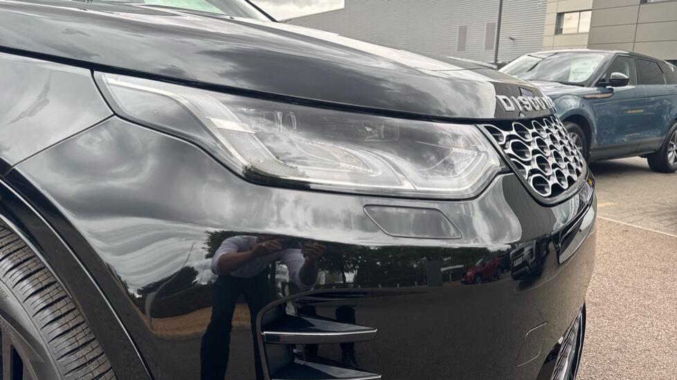 Land Rover Discovery Sport view 17