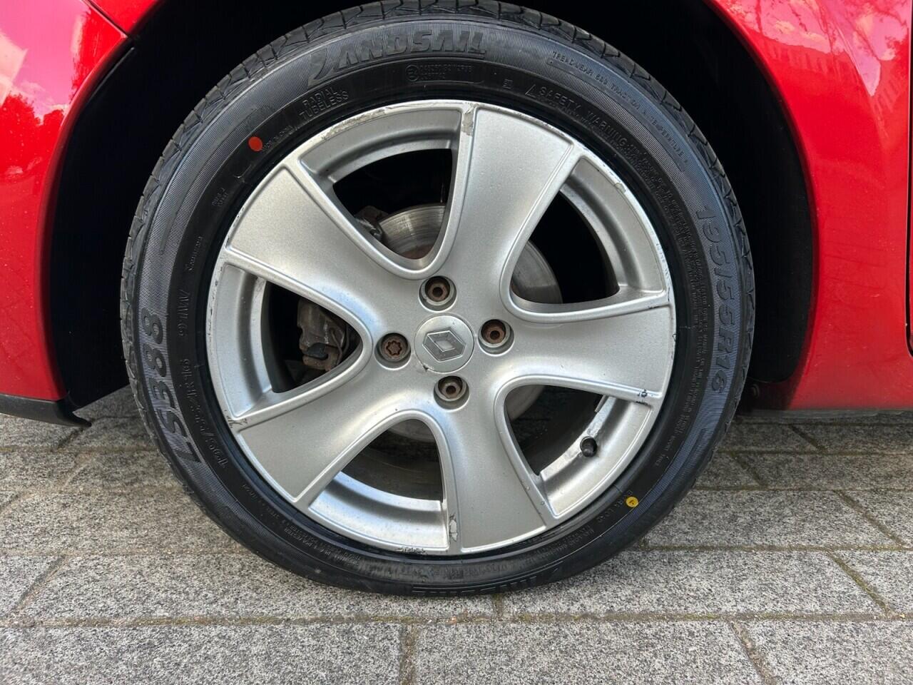Renault Clio view 4