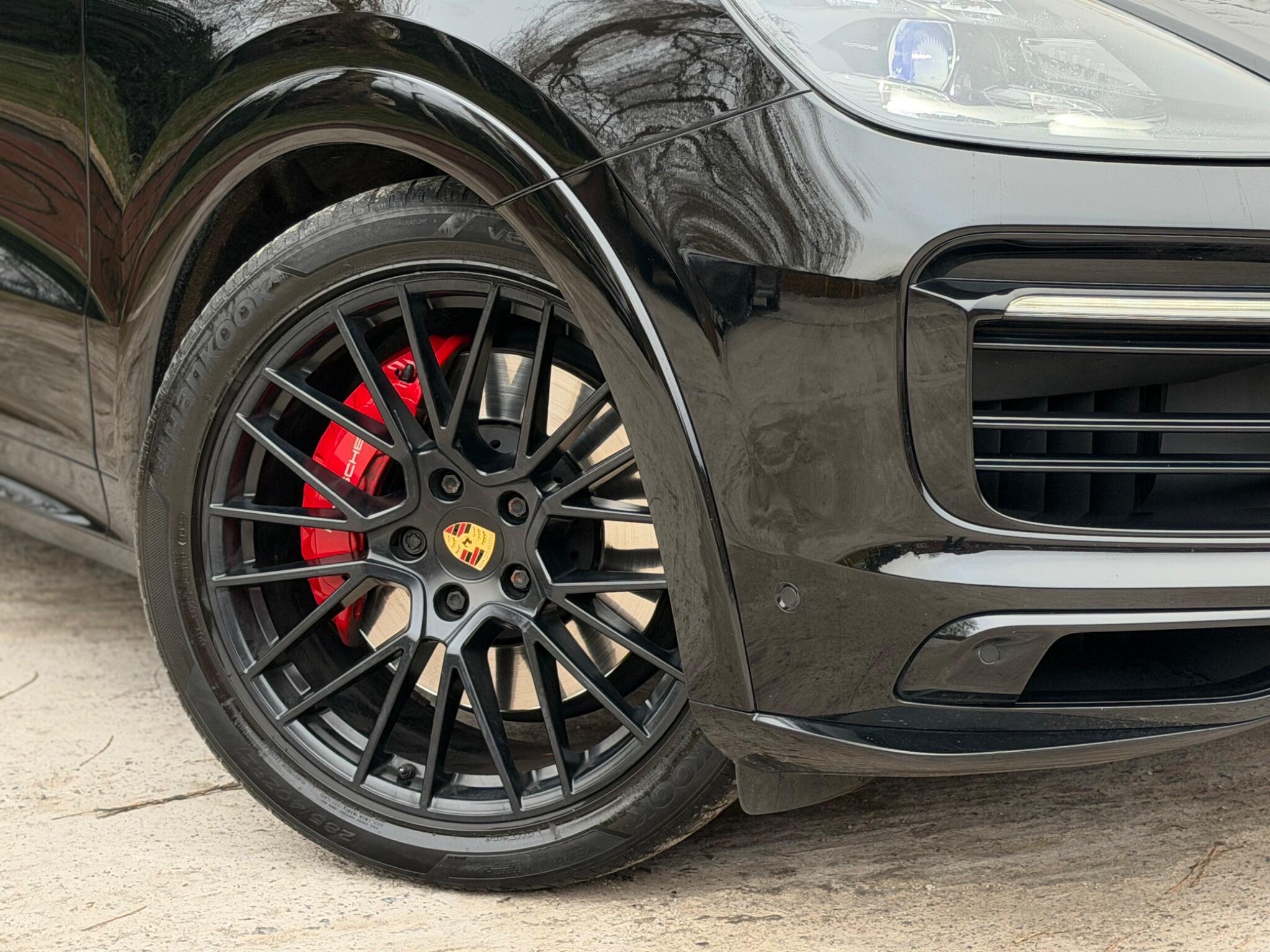 Porsche Cayenne view 41