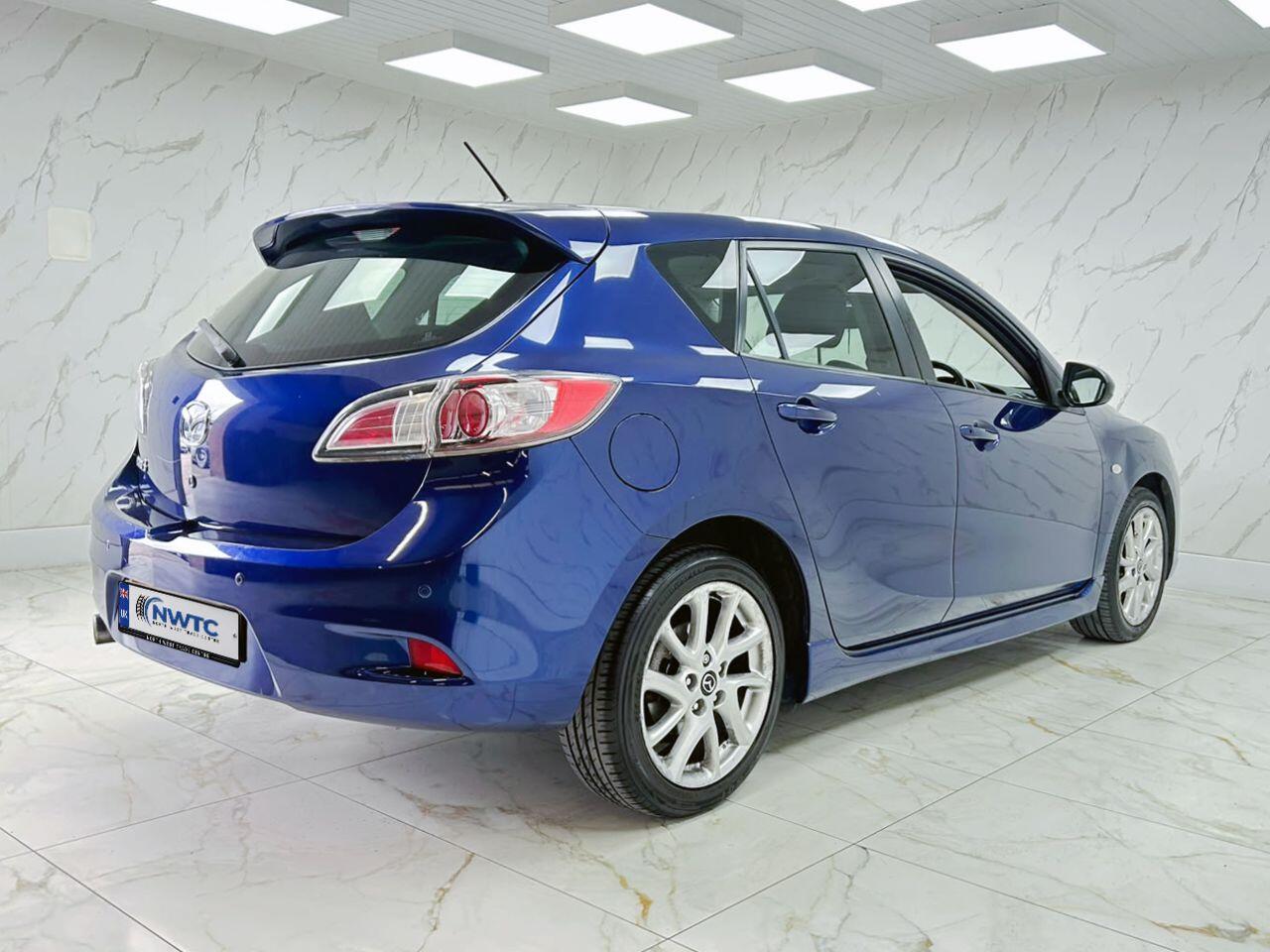 Mazda Mazda3 view 12