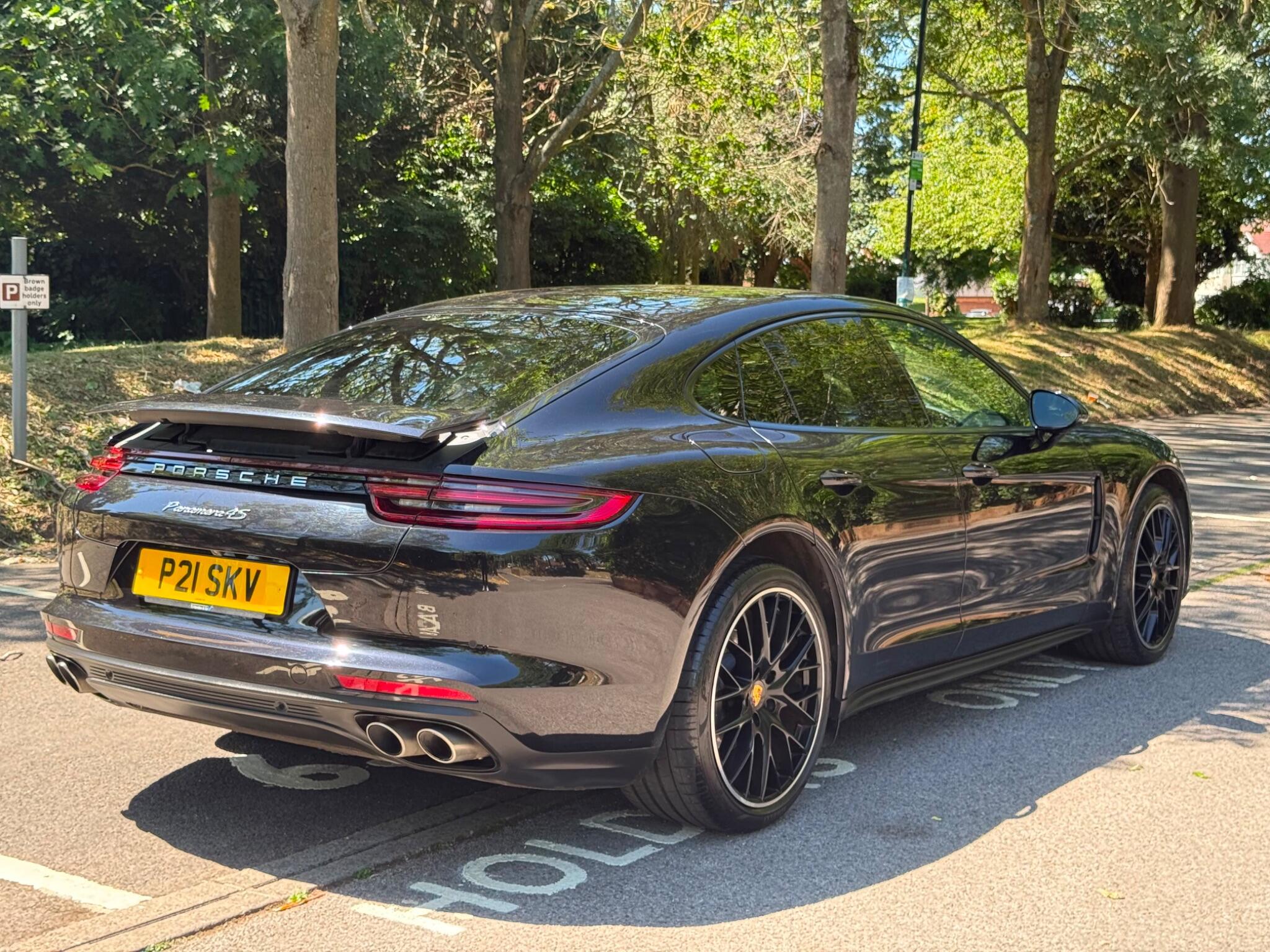 Porsche Panamera view 4