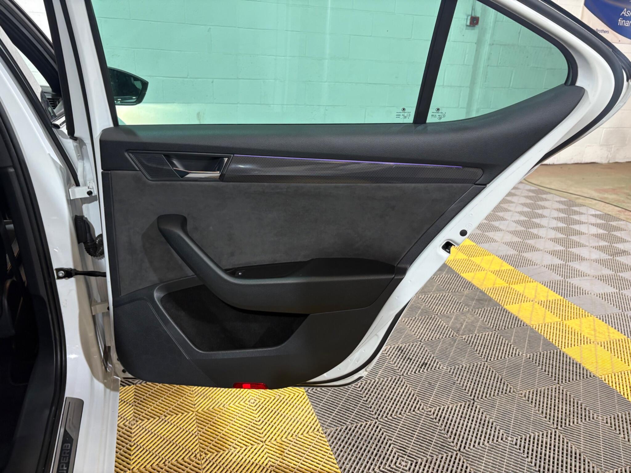 Skoda Superb view 41