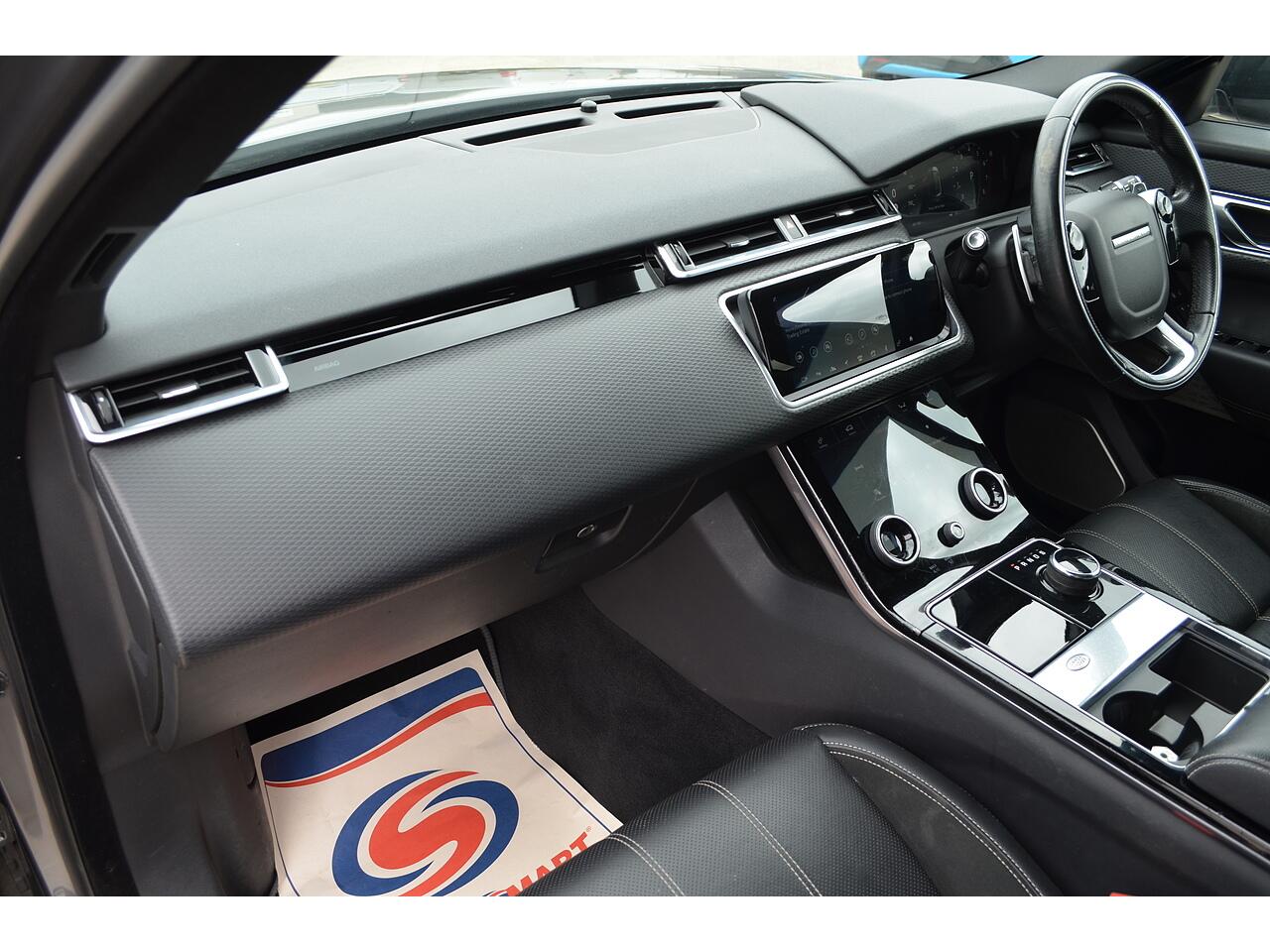 Land Rover Range Rover Velar view 21