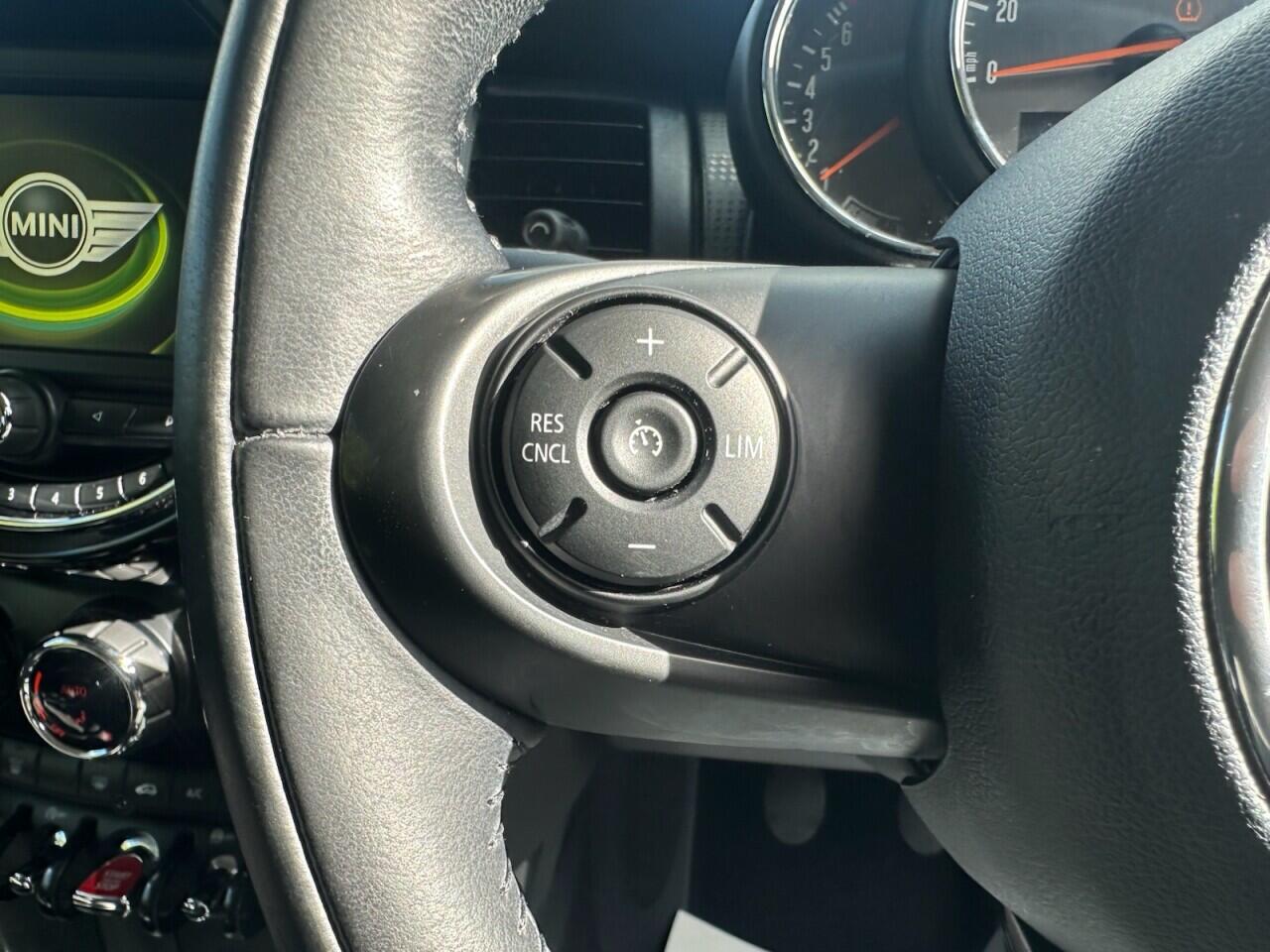 Mini Hatch view 25