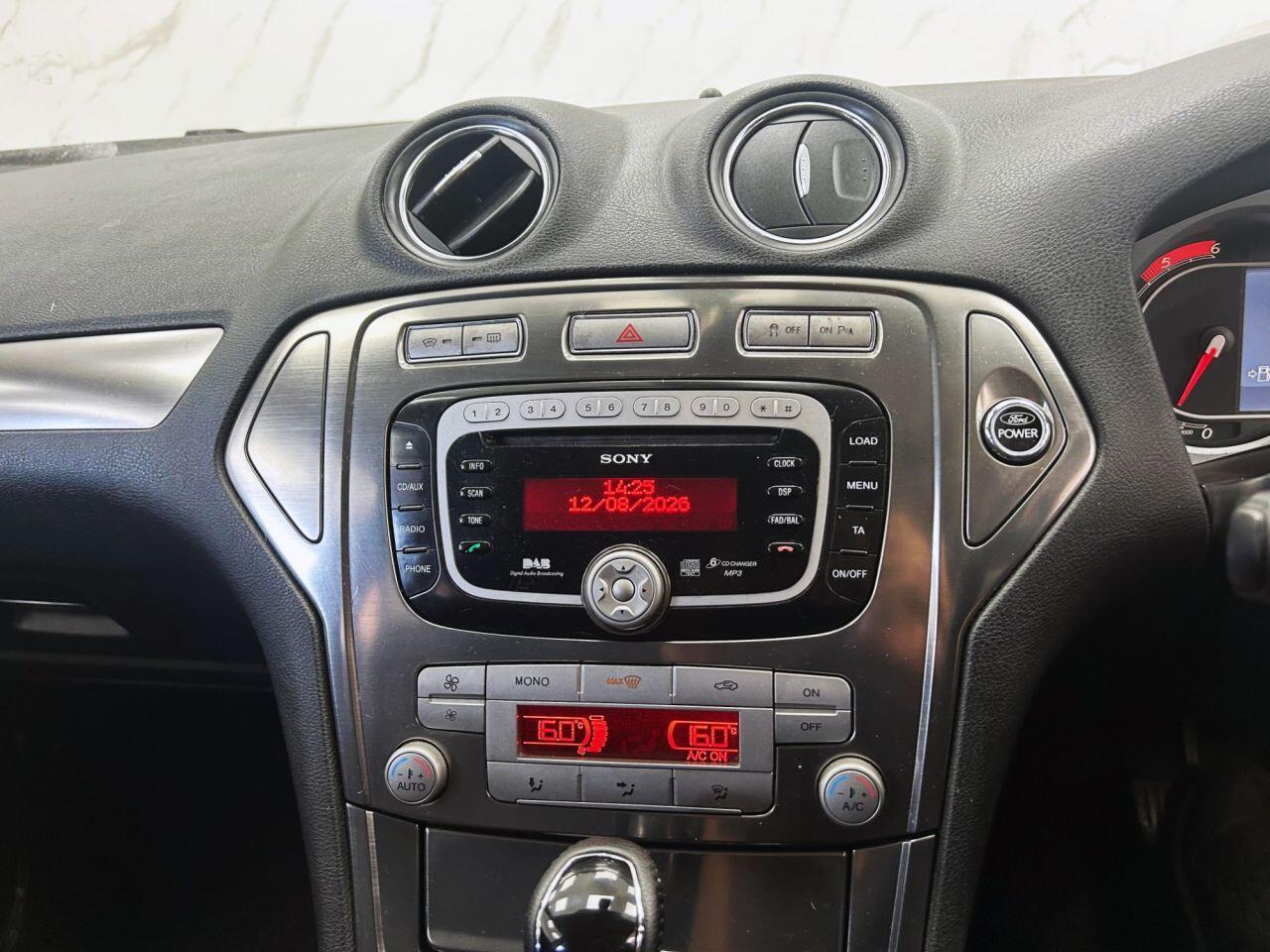 Ford Mondeo view 17