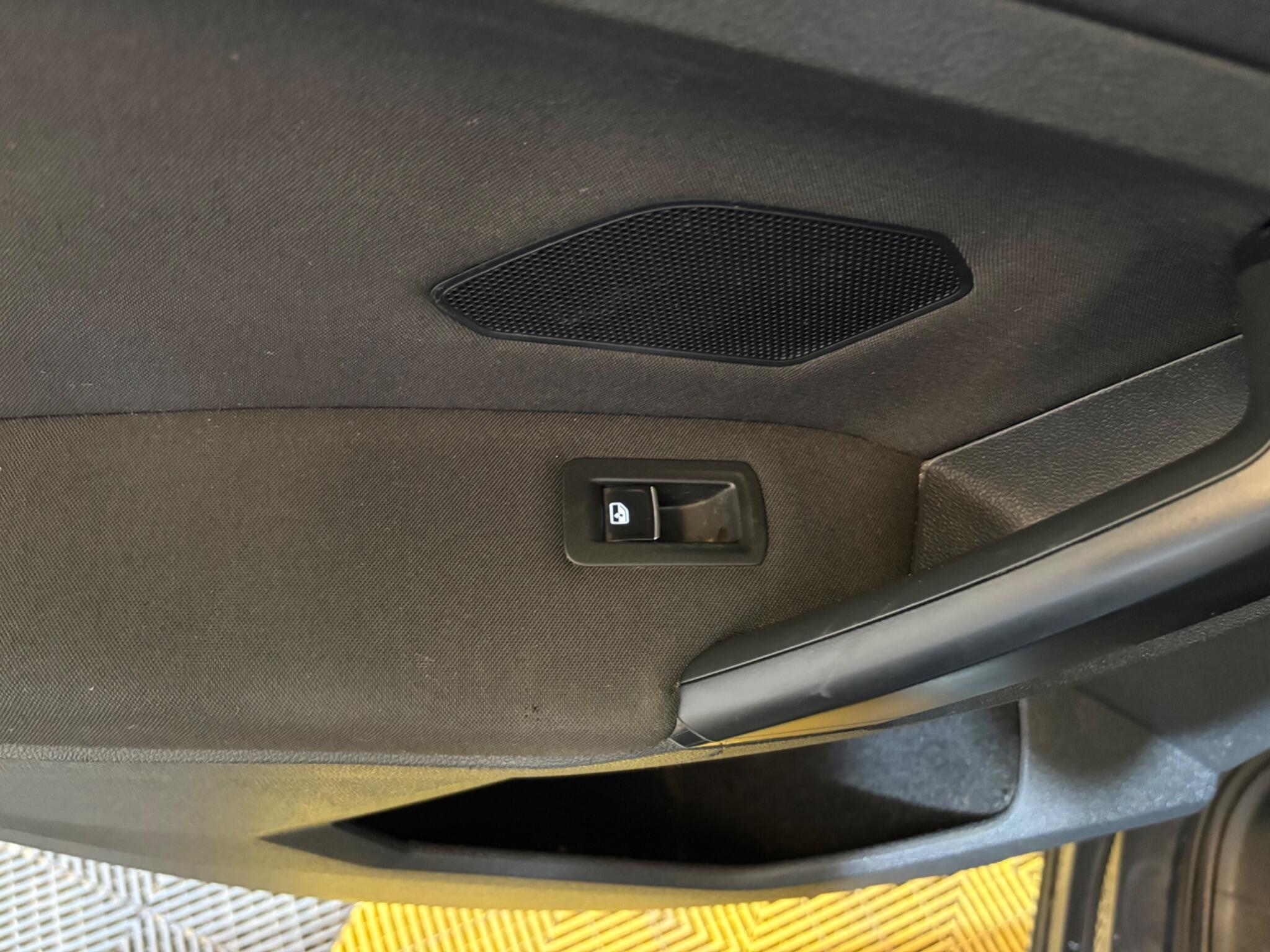 Volkswagen Tiguan view 63
