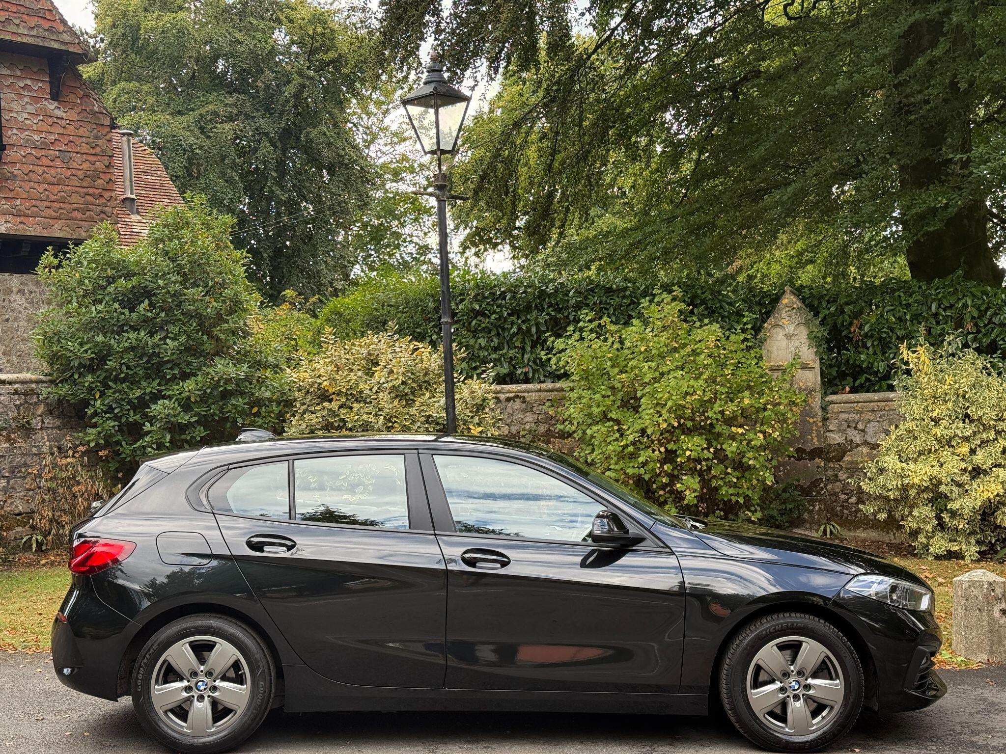 BMW 1 Series view 8