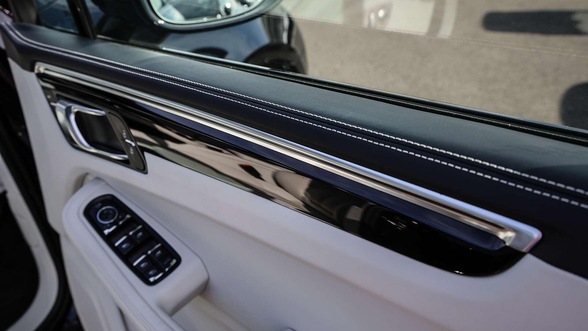 Porsche Macan view 25