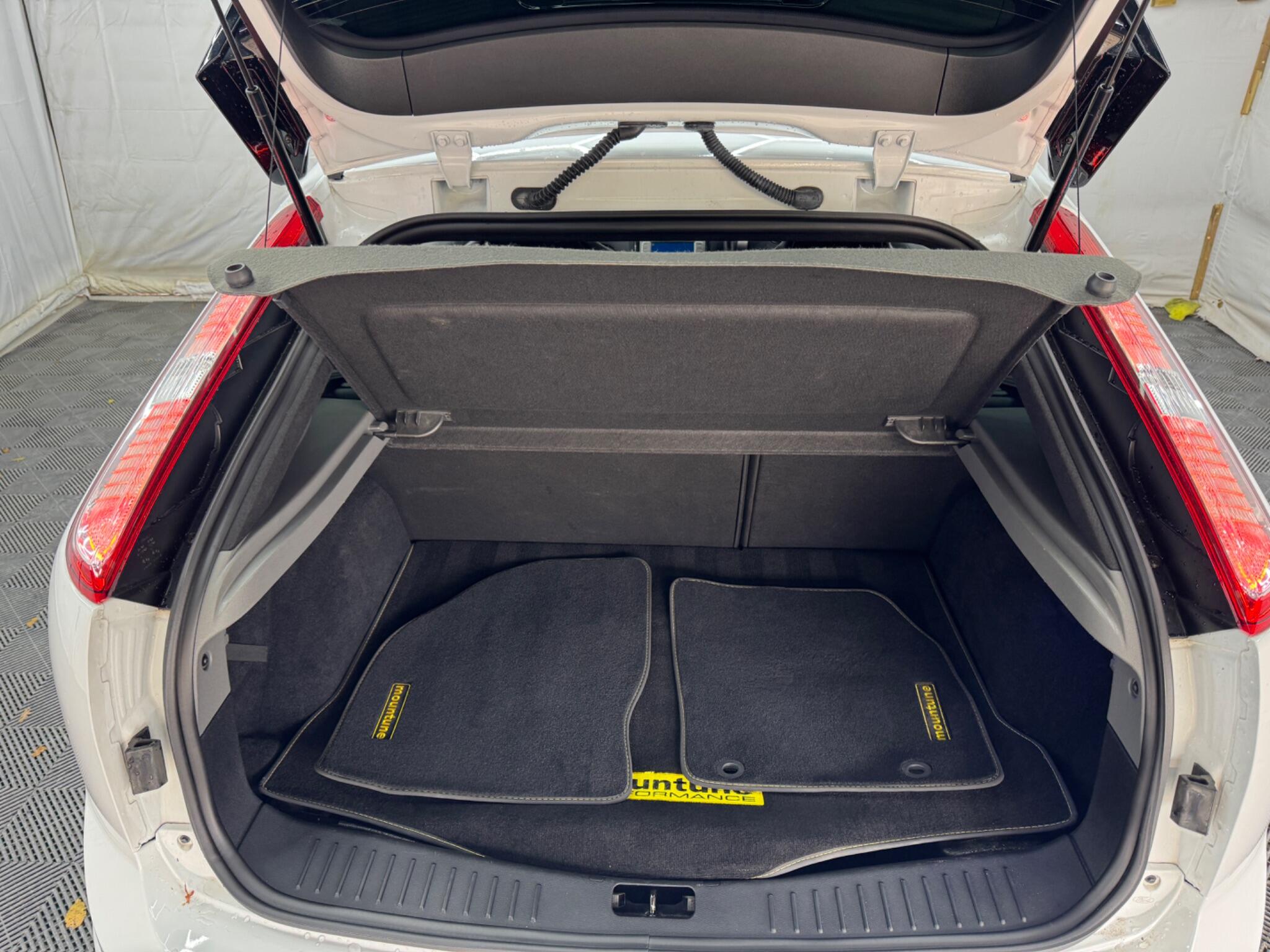 Ford Focus view 45
